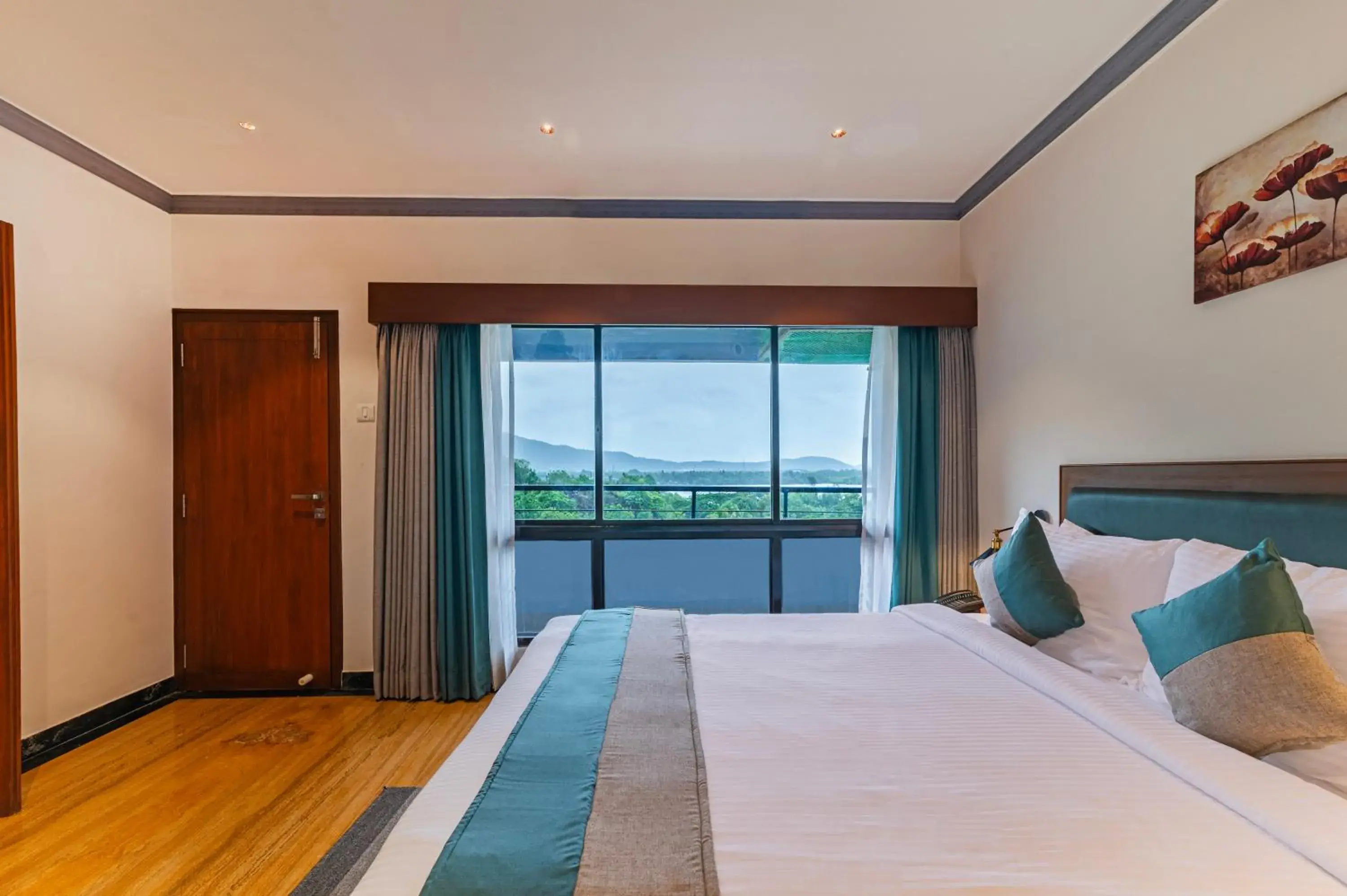 Bed in Sterling Karwar Bed in Sterling Karwar