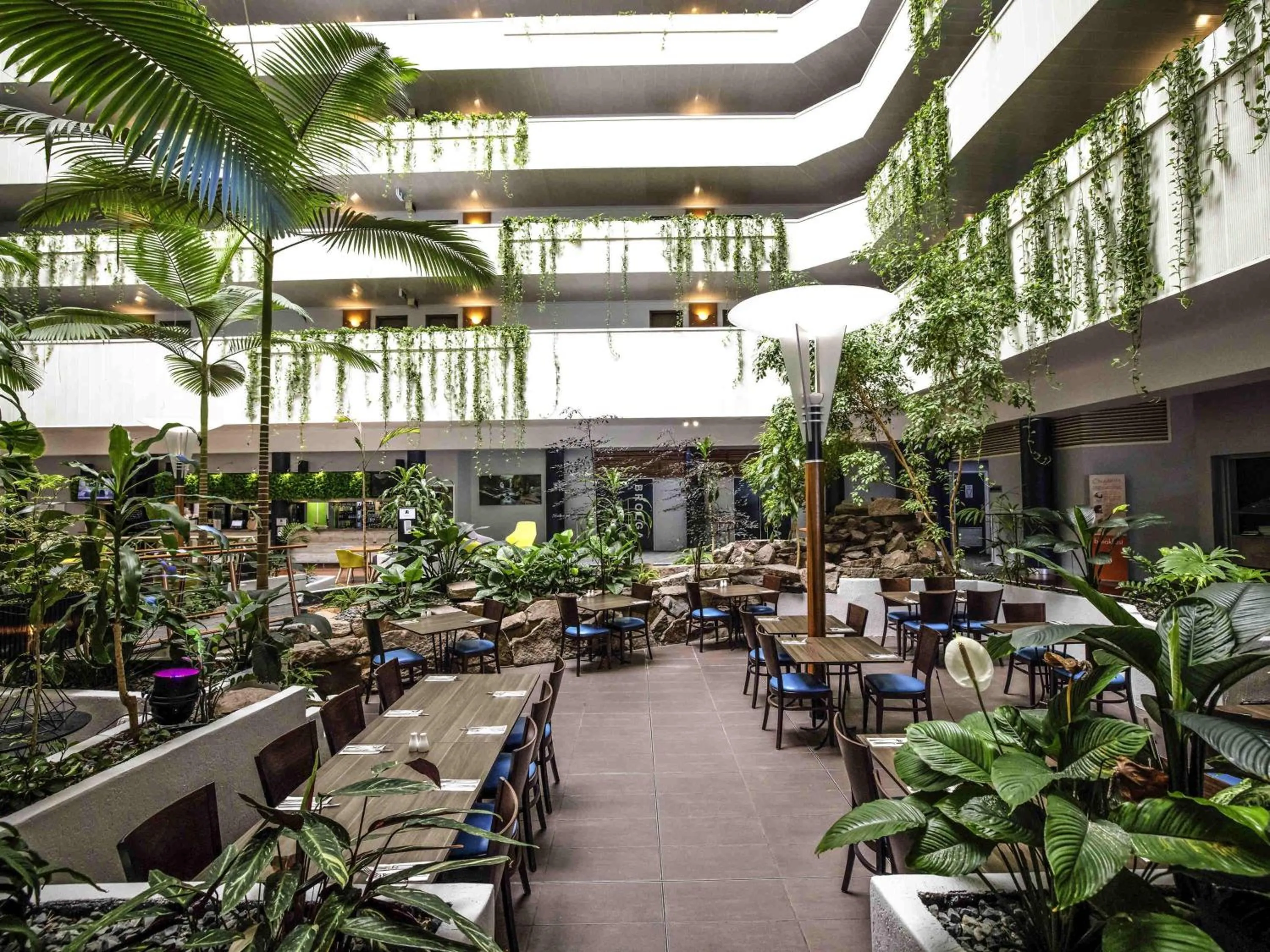 Restaurant/places to eat in Novotel Darwin CBD