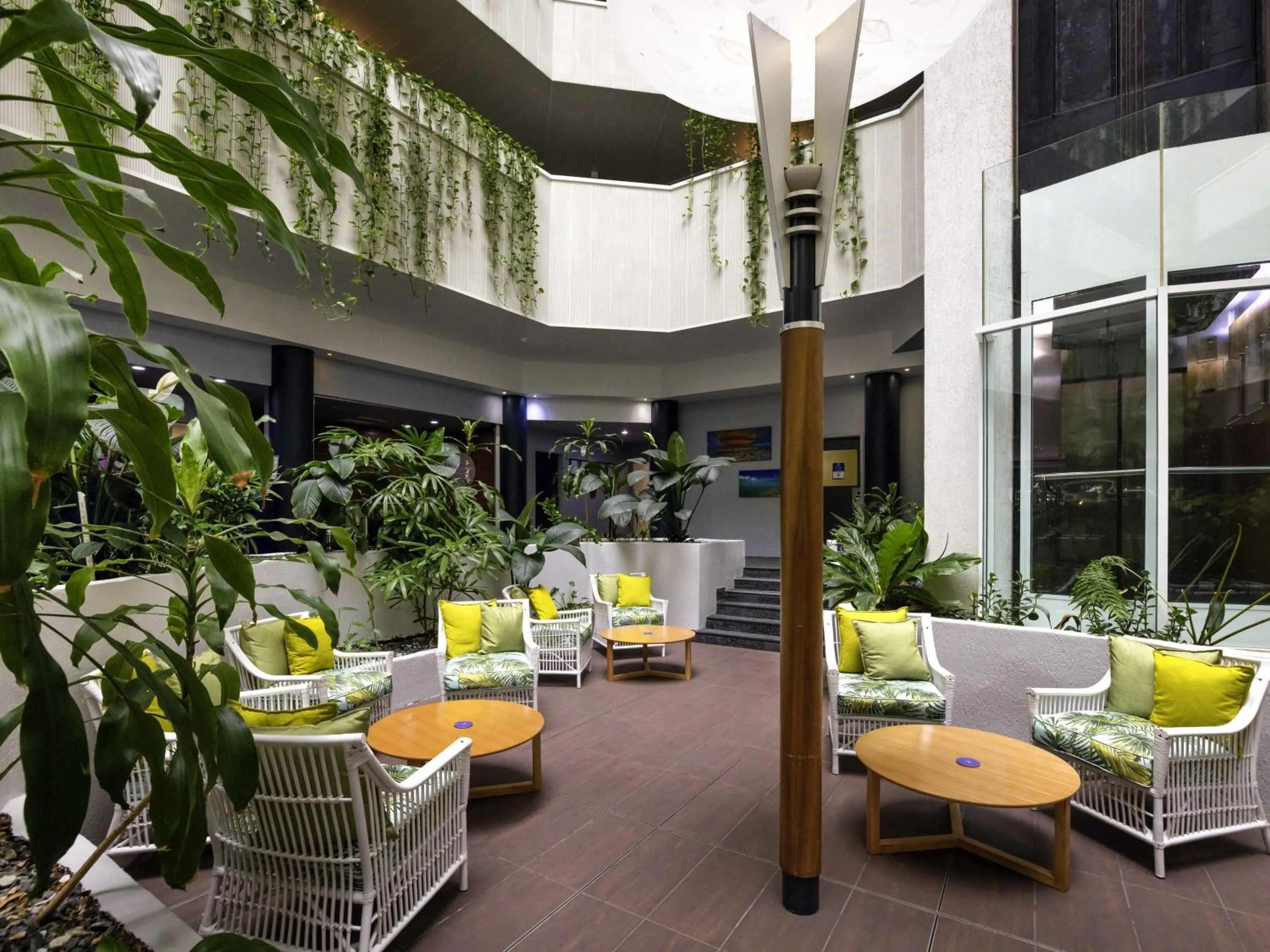 Lounge or bar in Novotel Darwin CBD