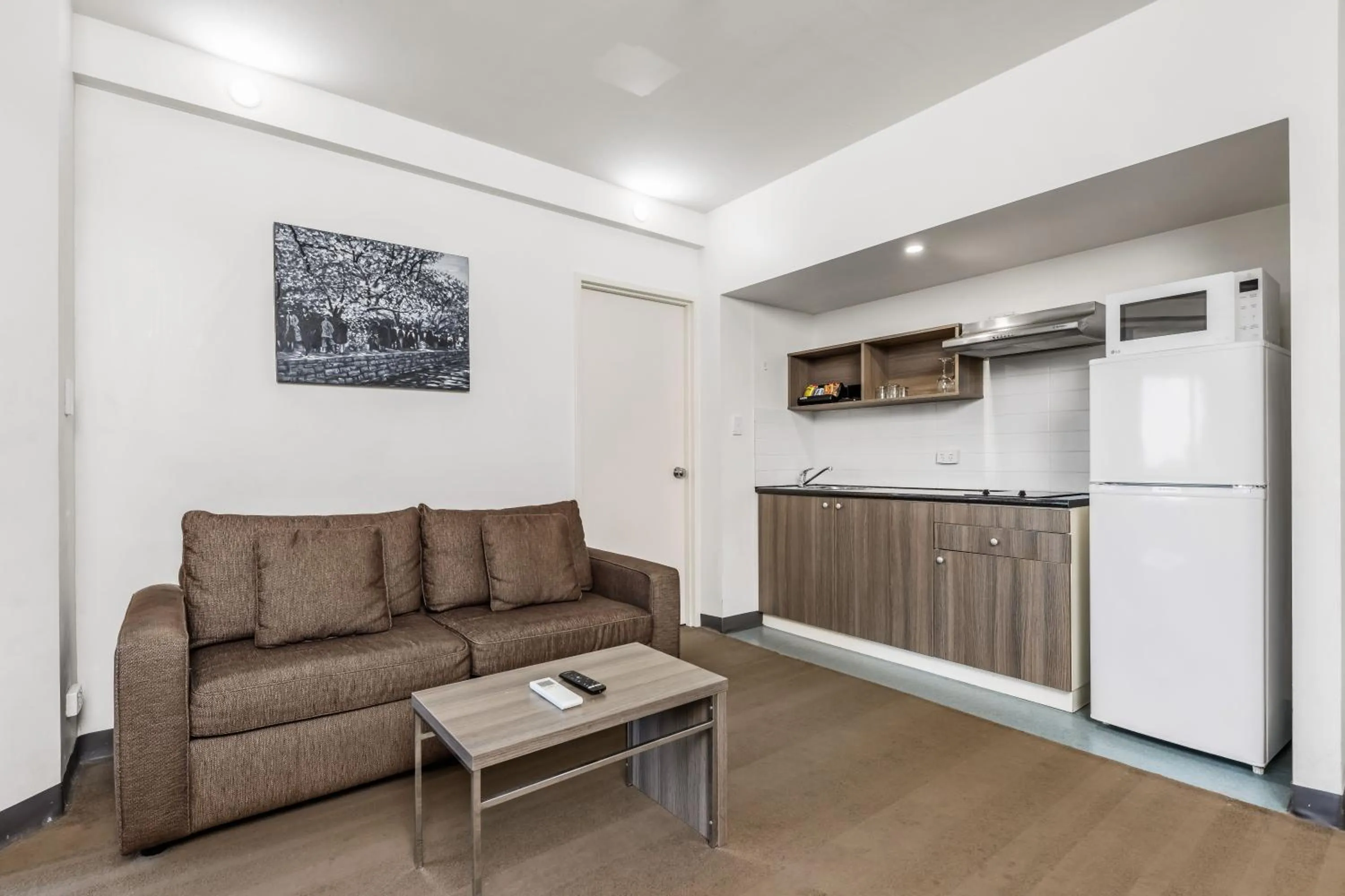 Kitchen or kitchenette in Novotel Darwin CBD