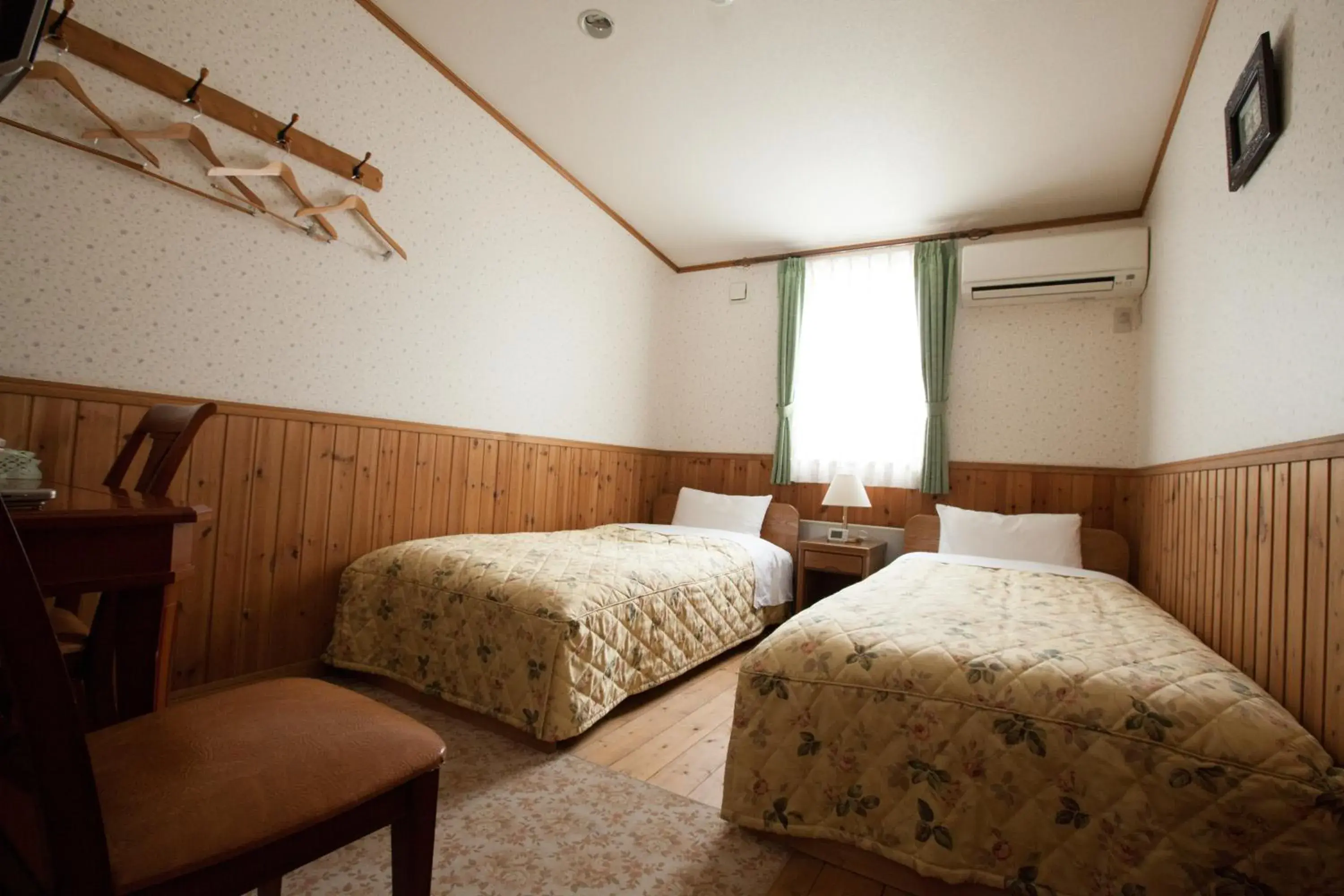 Twin Room with Shared Bathroom - Non-Smoking in Pension Jokura Twin Room with Shared Bathroom - Non-Smoking in Pension Jokura