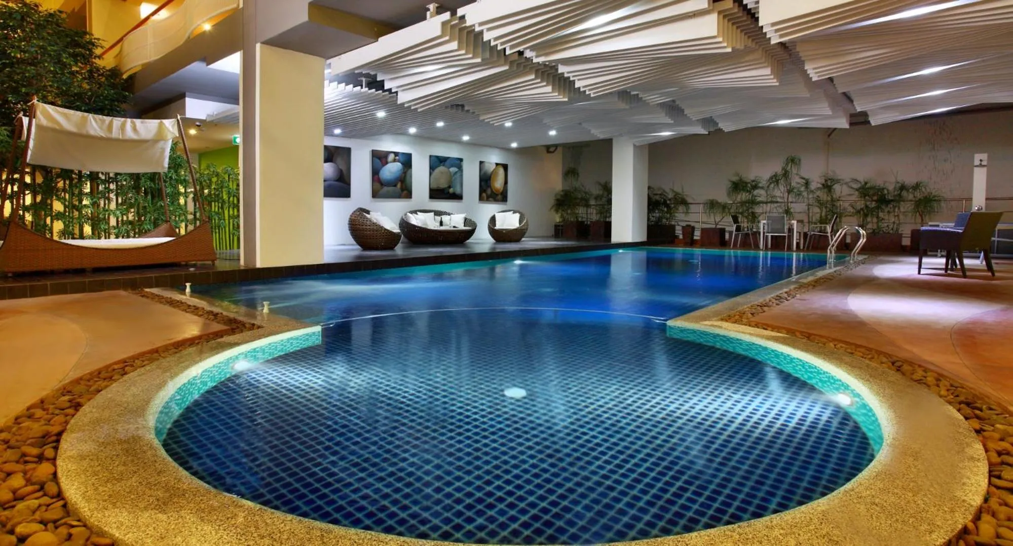 Swimming pool in Brighton Hotel Bangkok