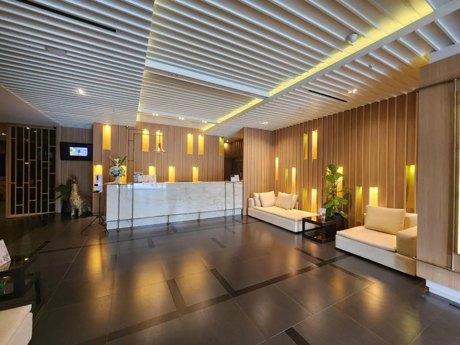 Lobby or reception in Brighton Hotel Bangkok