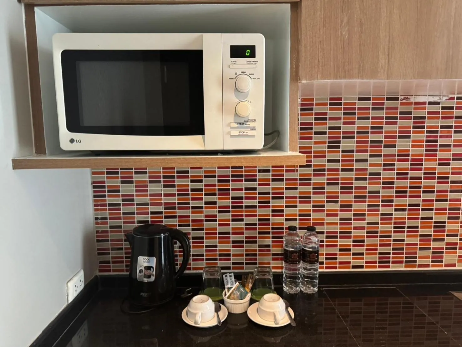 microwave in Brighton Hotel Bangkok