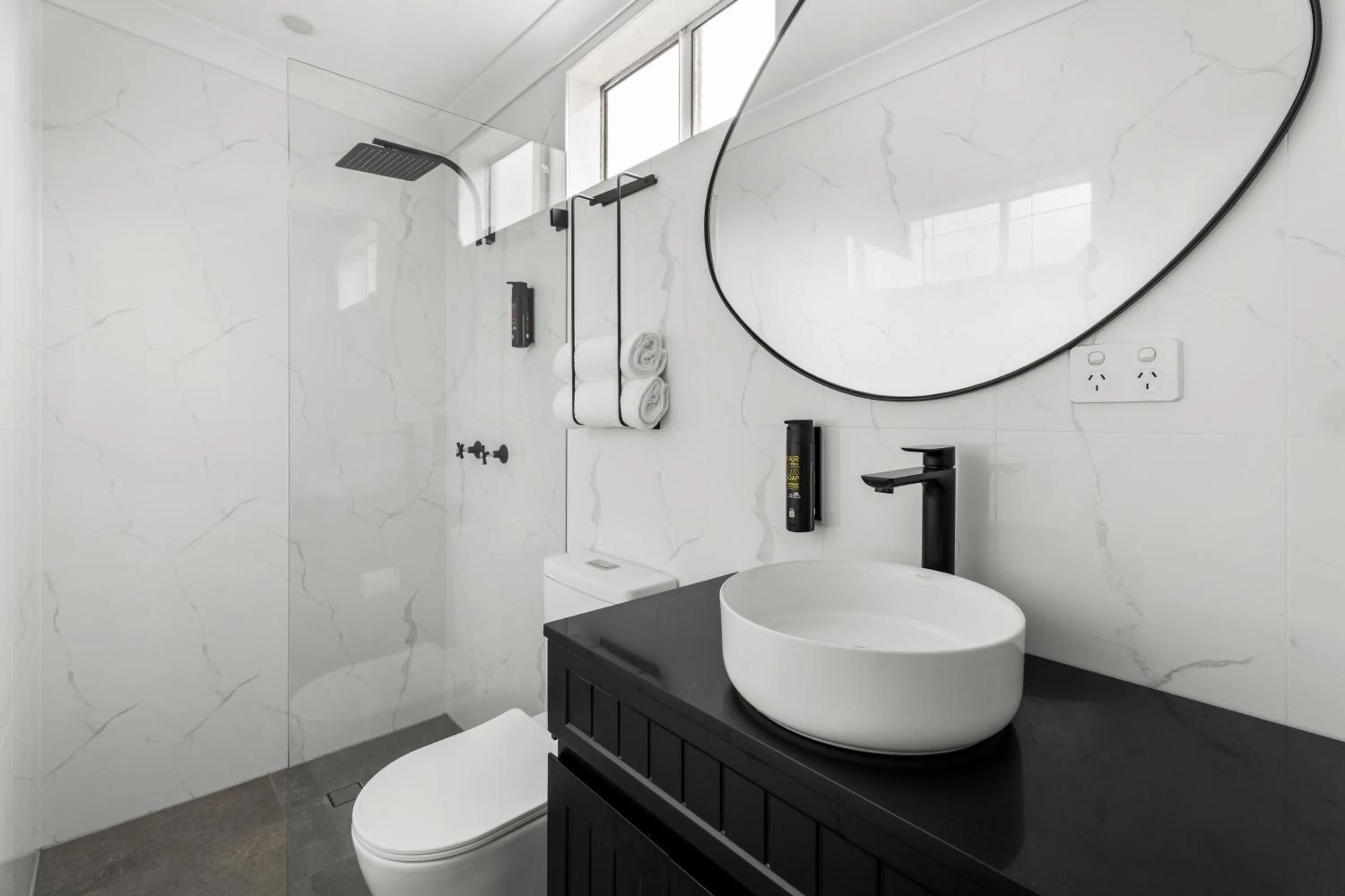 Shower in Motel Echo Point