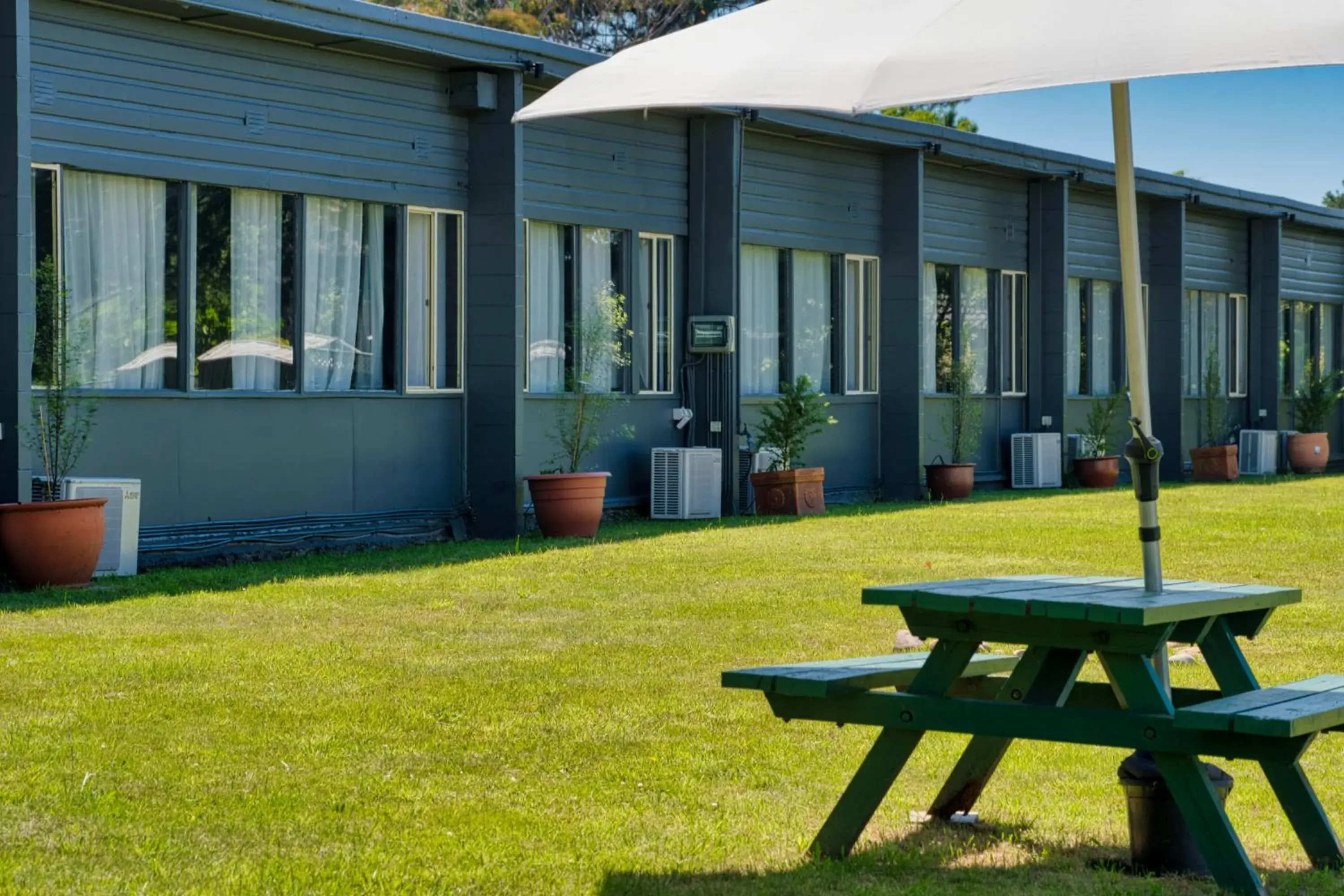 Property building in Motel Echo Point Property building in Motel Echo Point