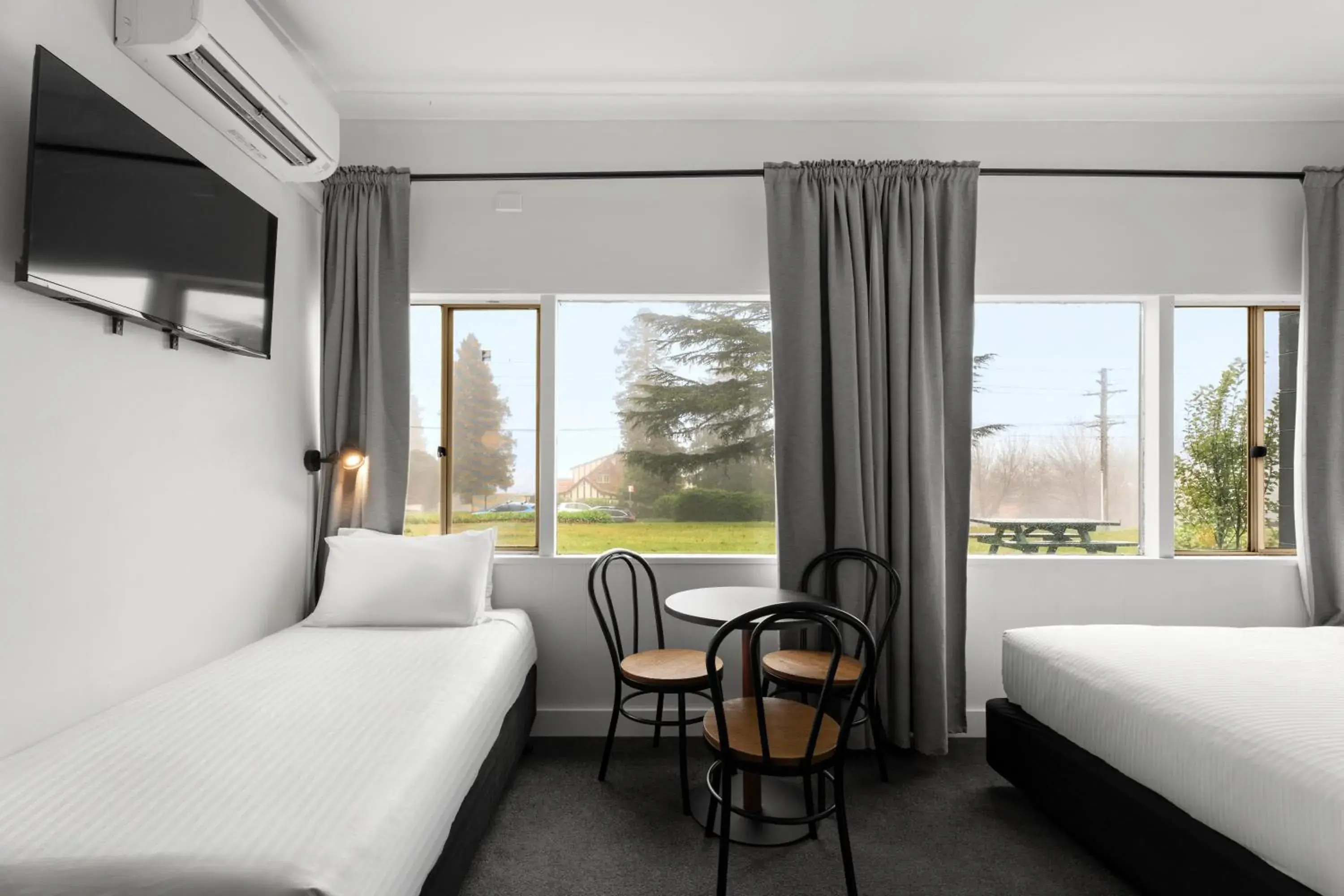 Bed in Motel Echo Point Bed in Motel Echo Point