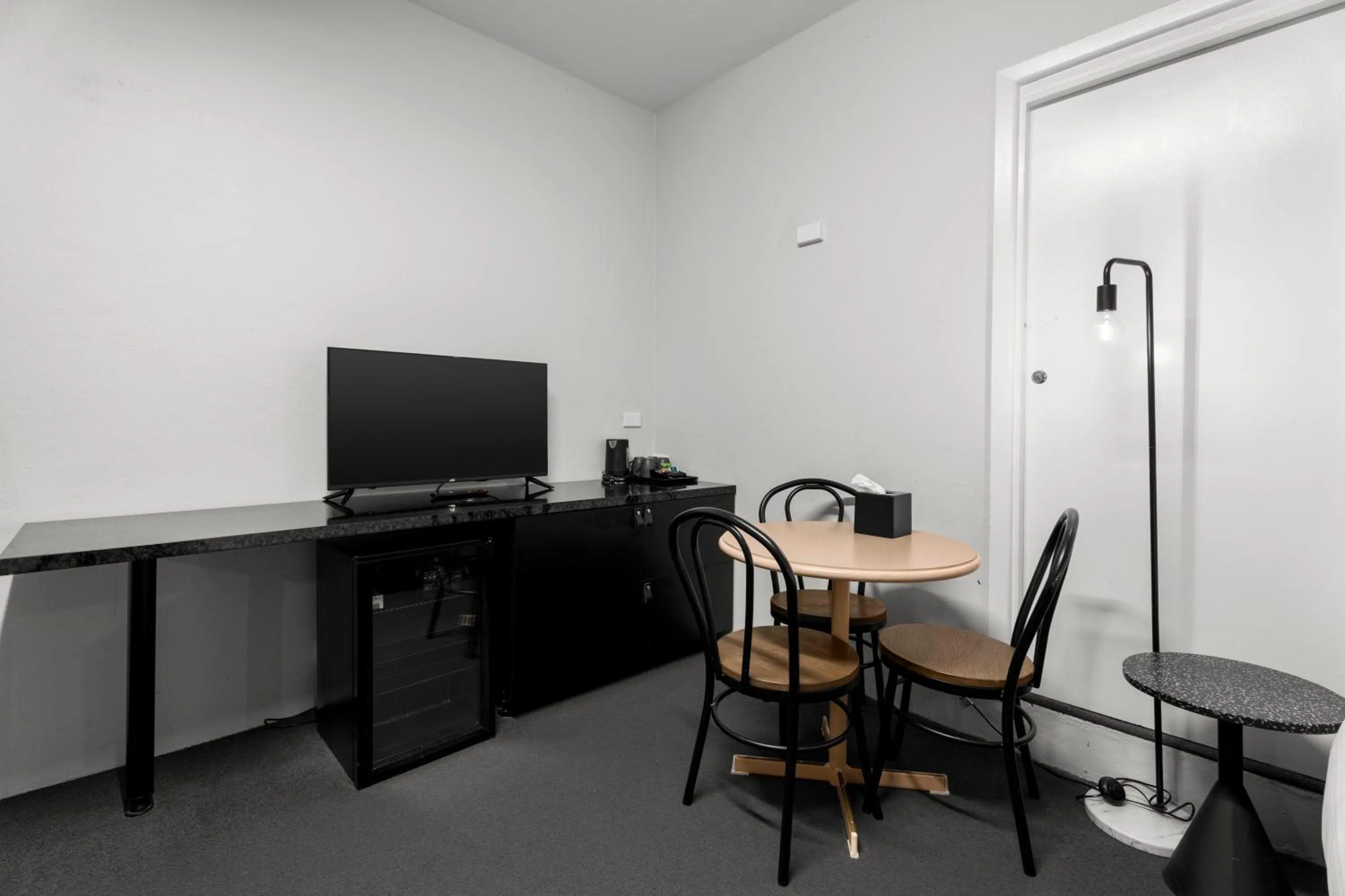 TV and multimedia in Motel Echo Point