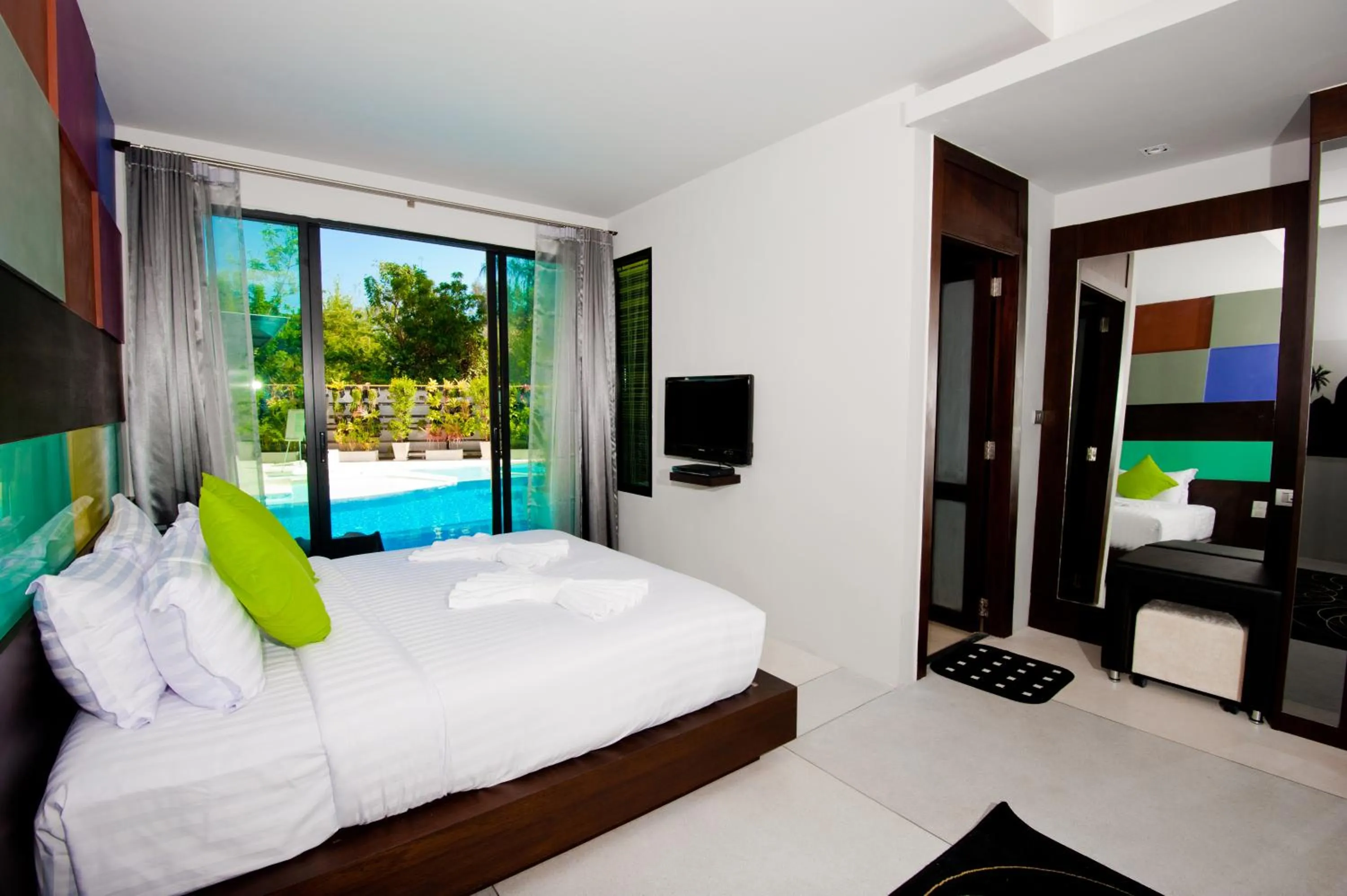 Photo of the whole room, Bed in Chalay Monta