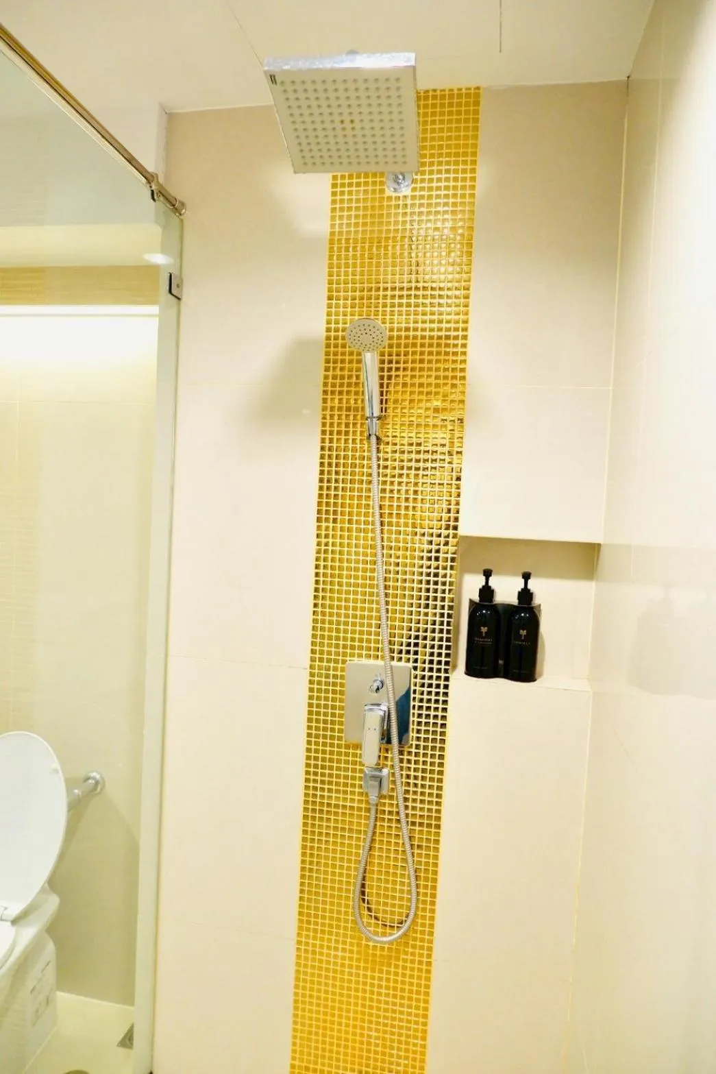 Shower in FuramaXclusive Pratunam Park Hotel