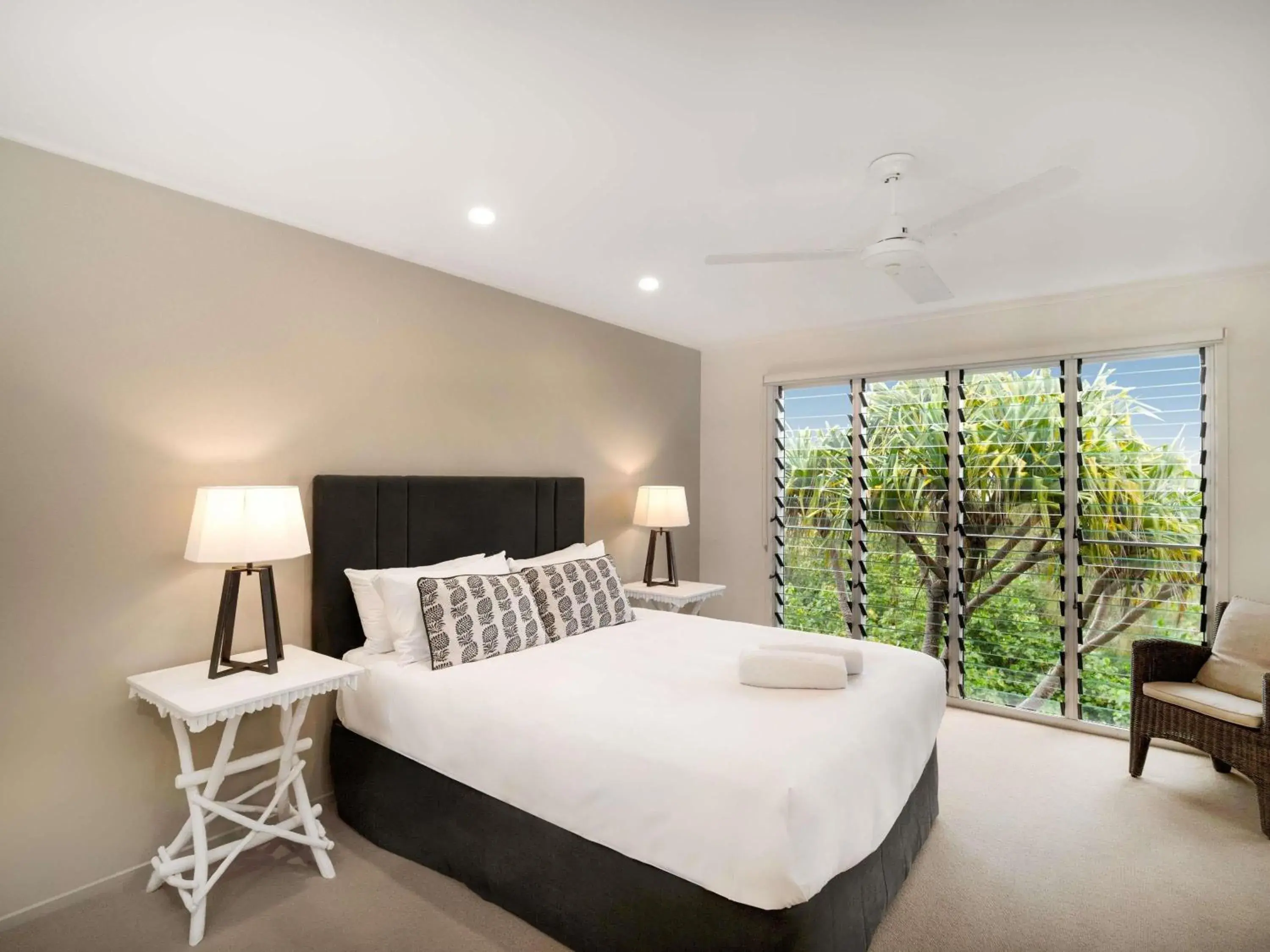 Bedroom, Bed in The Sebel Twin Waters Bedroom, Bed in The Sebel Twin Waters