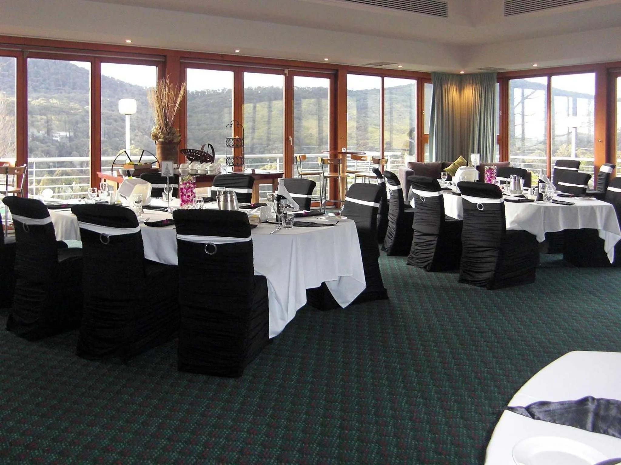 Meeting/conference room in The Sebel Pinnacle Valley