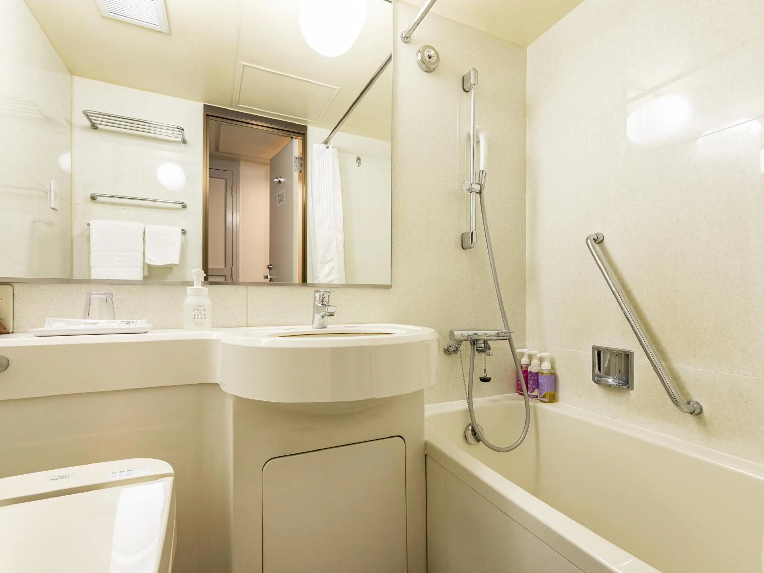 Photo of the whole room in Nishitetsu Inn Fukuoka