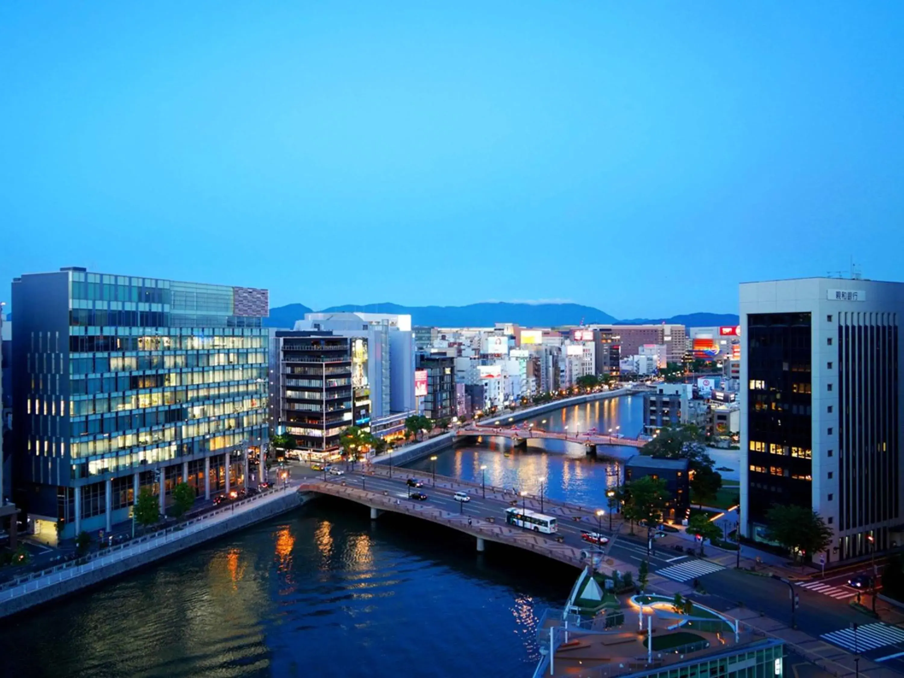 Photo of the whole room in Nishitetsu Inn Fukuoka Photo of the whole room in Nishitetsu Inn Fukuoka