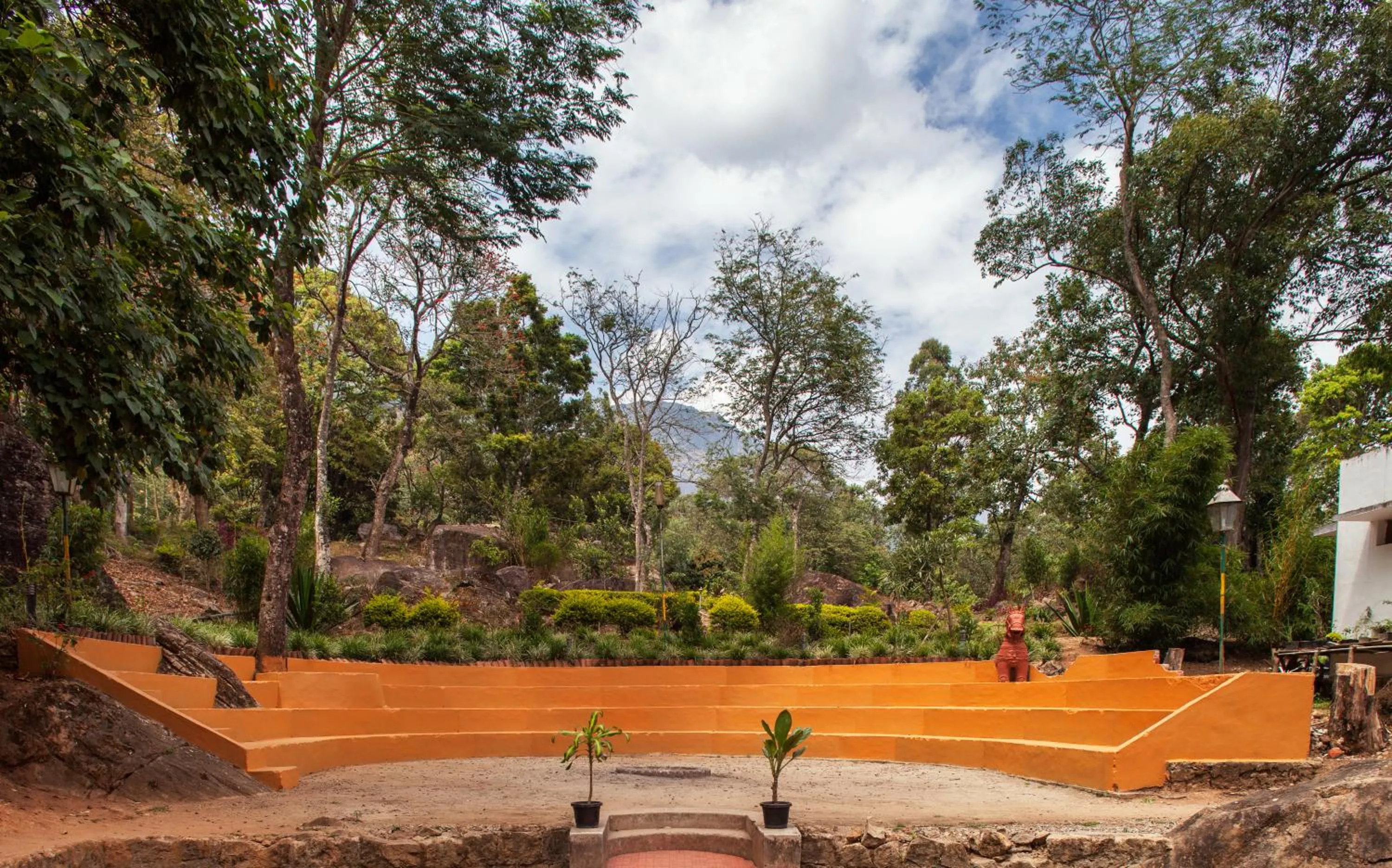 Area and facilities in Sterling Munnar