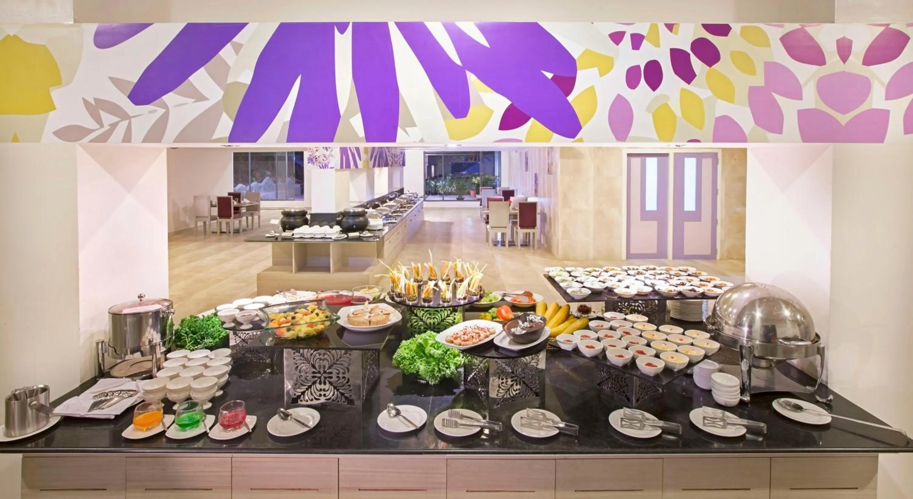 Restaurant/places to eat in Sterling Munnar