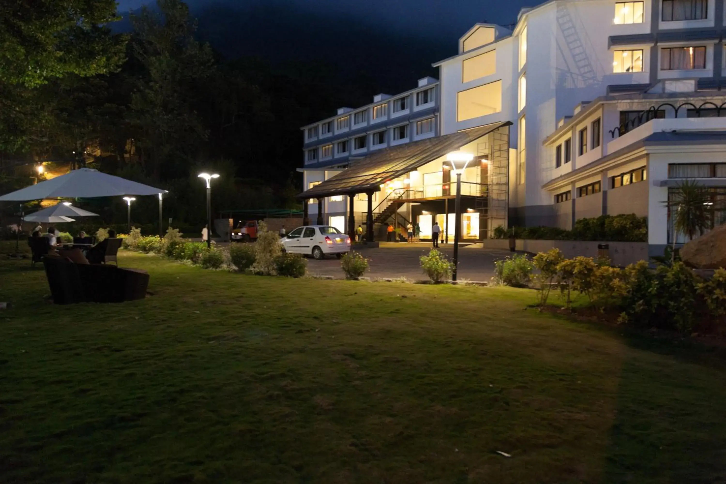 Facade/entrance in Sterling Munnar Facade/entrance in Sterling Munnar