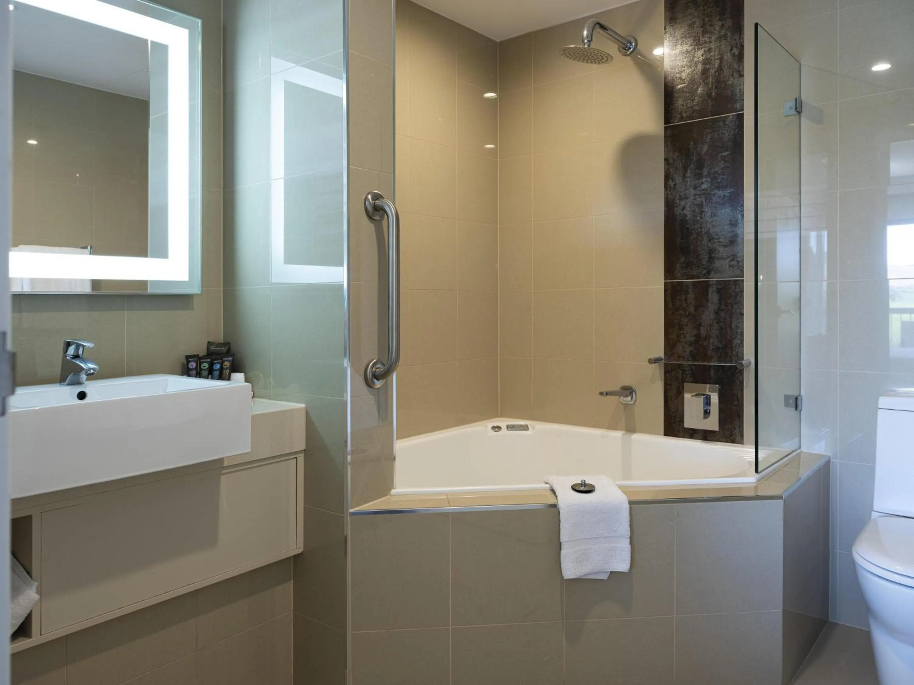 Bedroom in Novotel Barossa Valley Resort