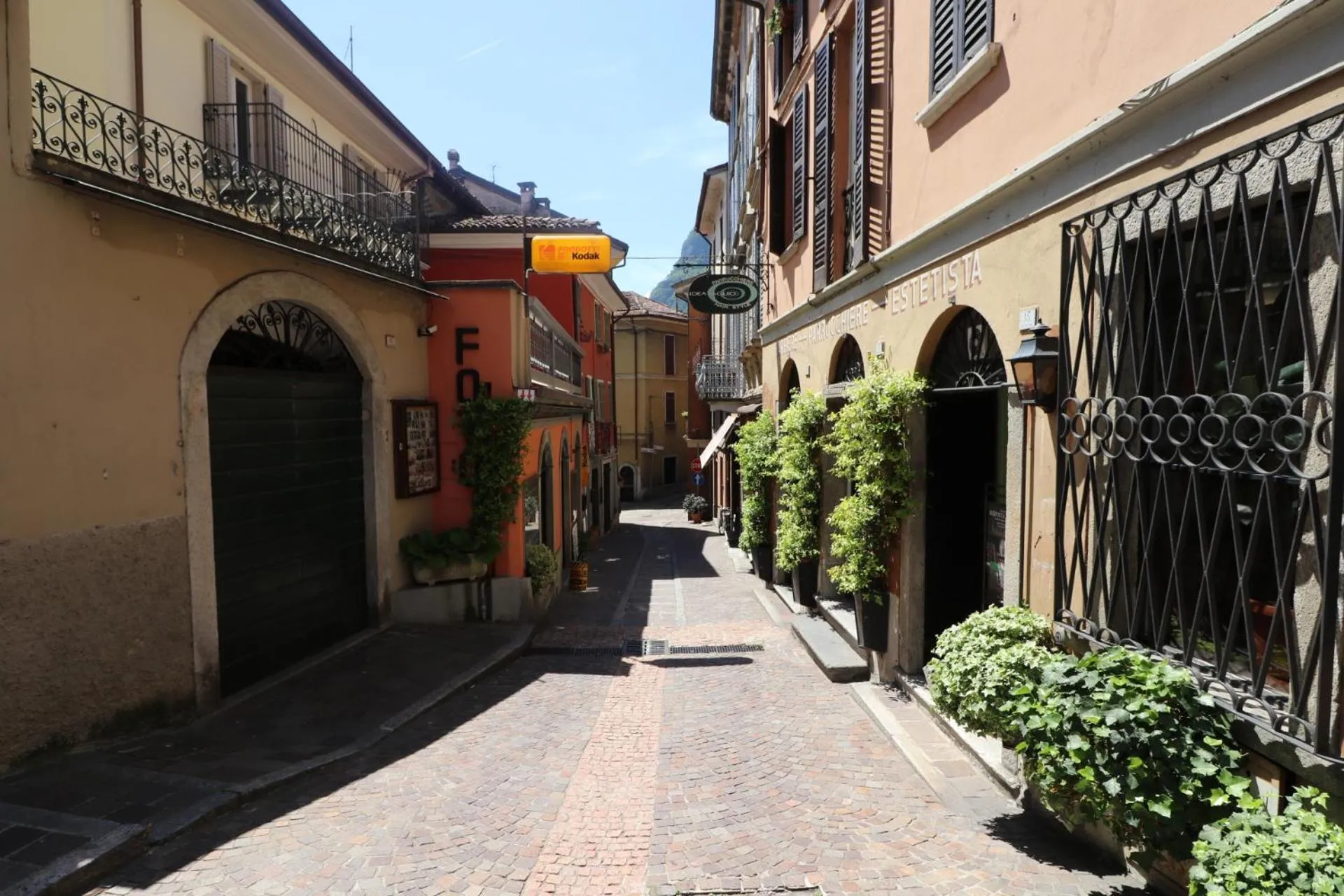 Neighbourhood in Castelli Delux