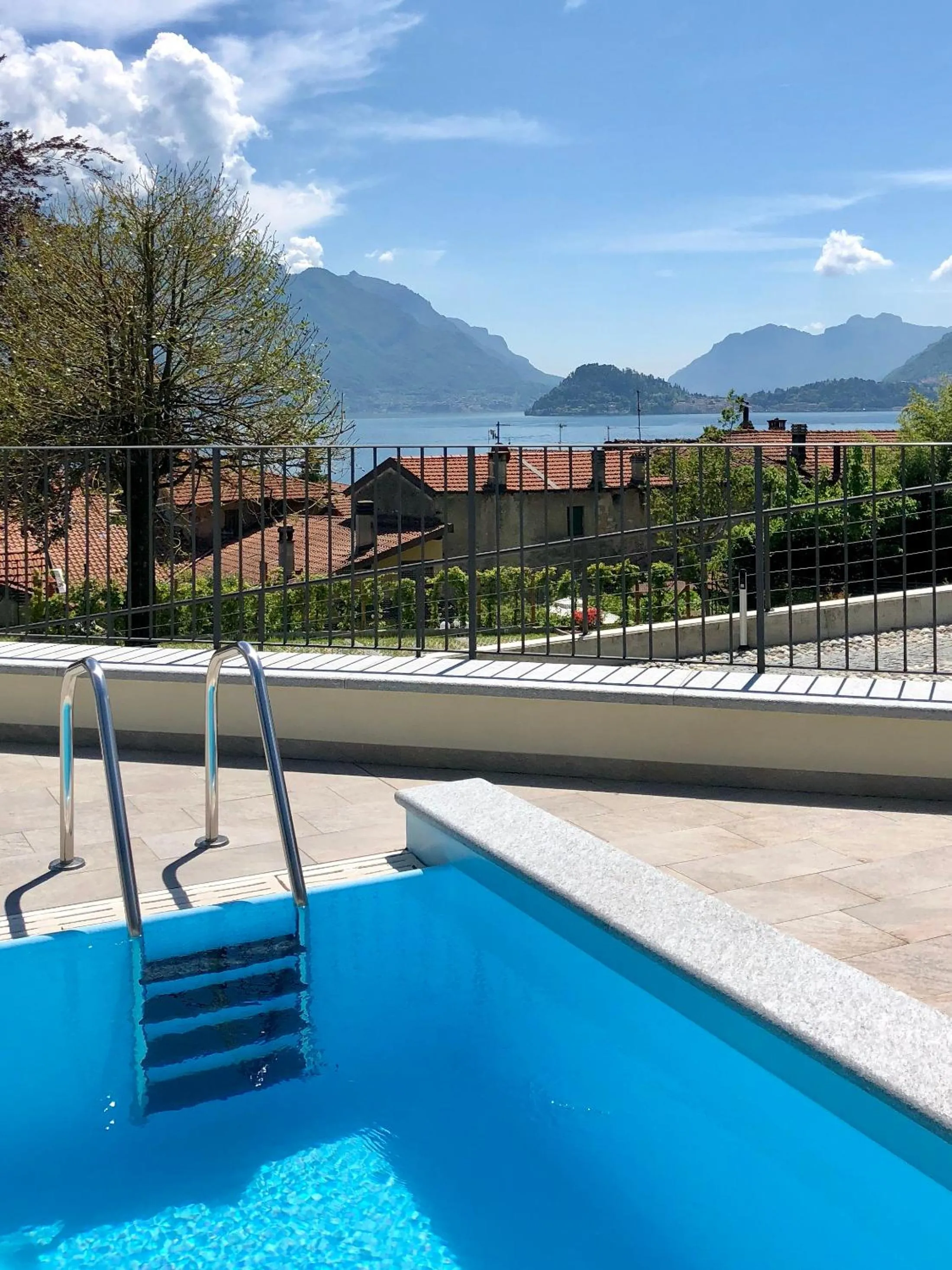 Lake view in Castelli Delux