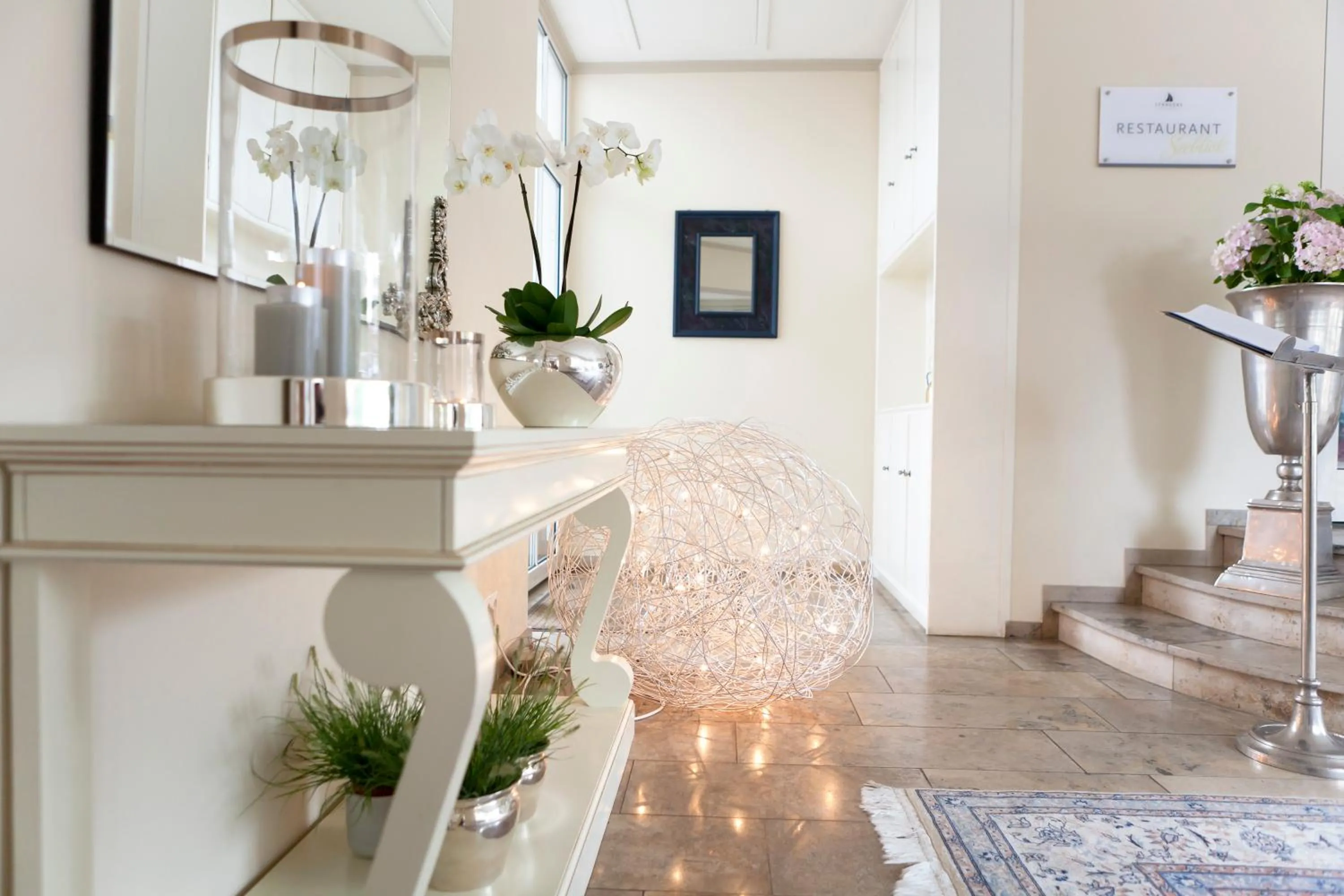 Lobby or reception in Strauers Hotel am See