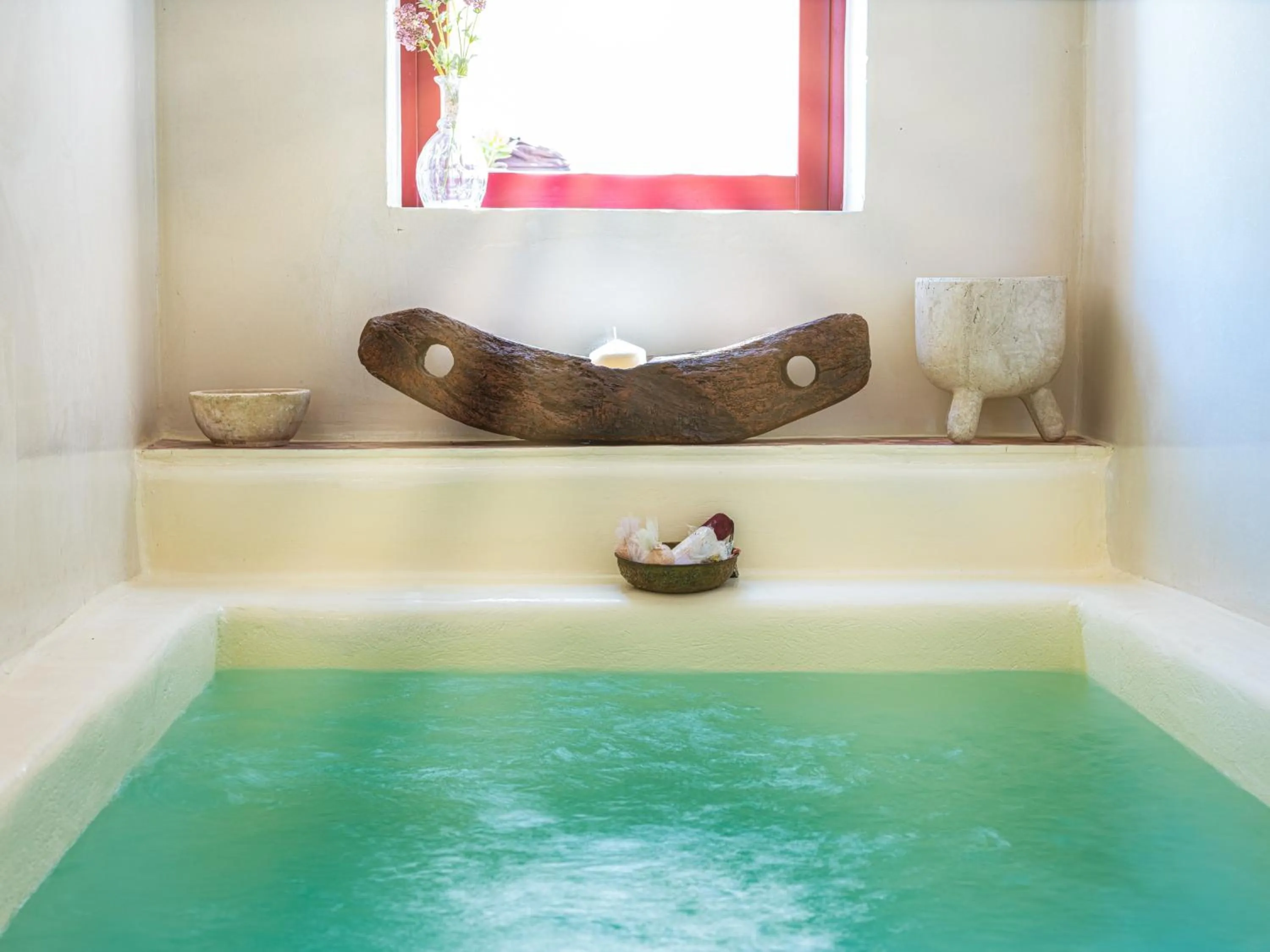 Hot Tub in Abelis Canava Luxury Suites