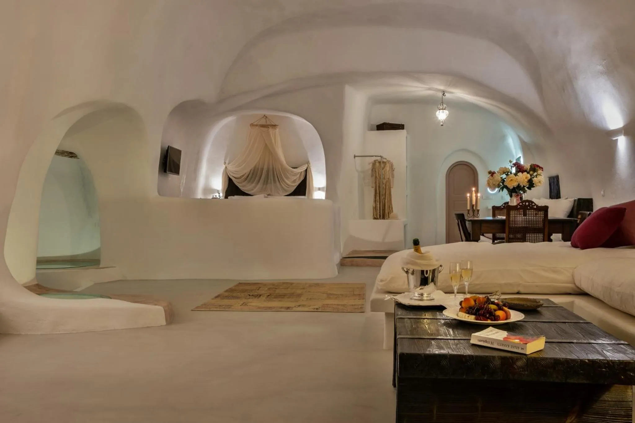 Photo of the whole room in Abelis Canava Luxury Suites