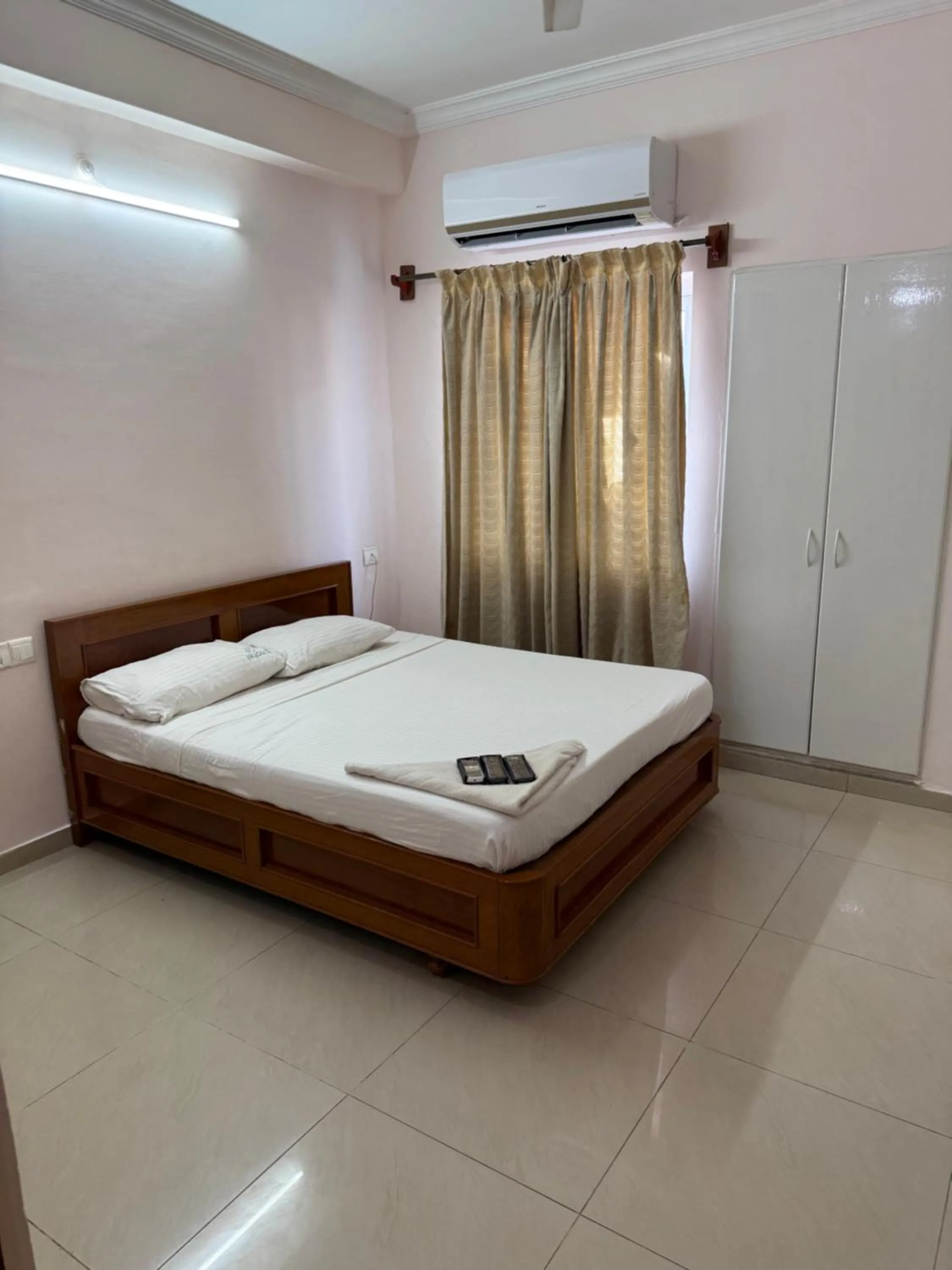Bed in Hotel GARISHPARK