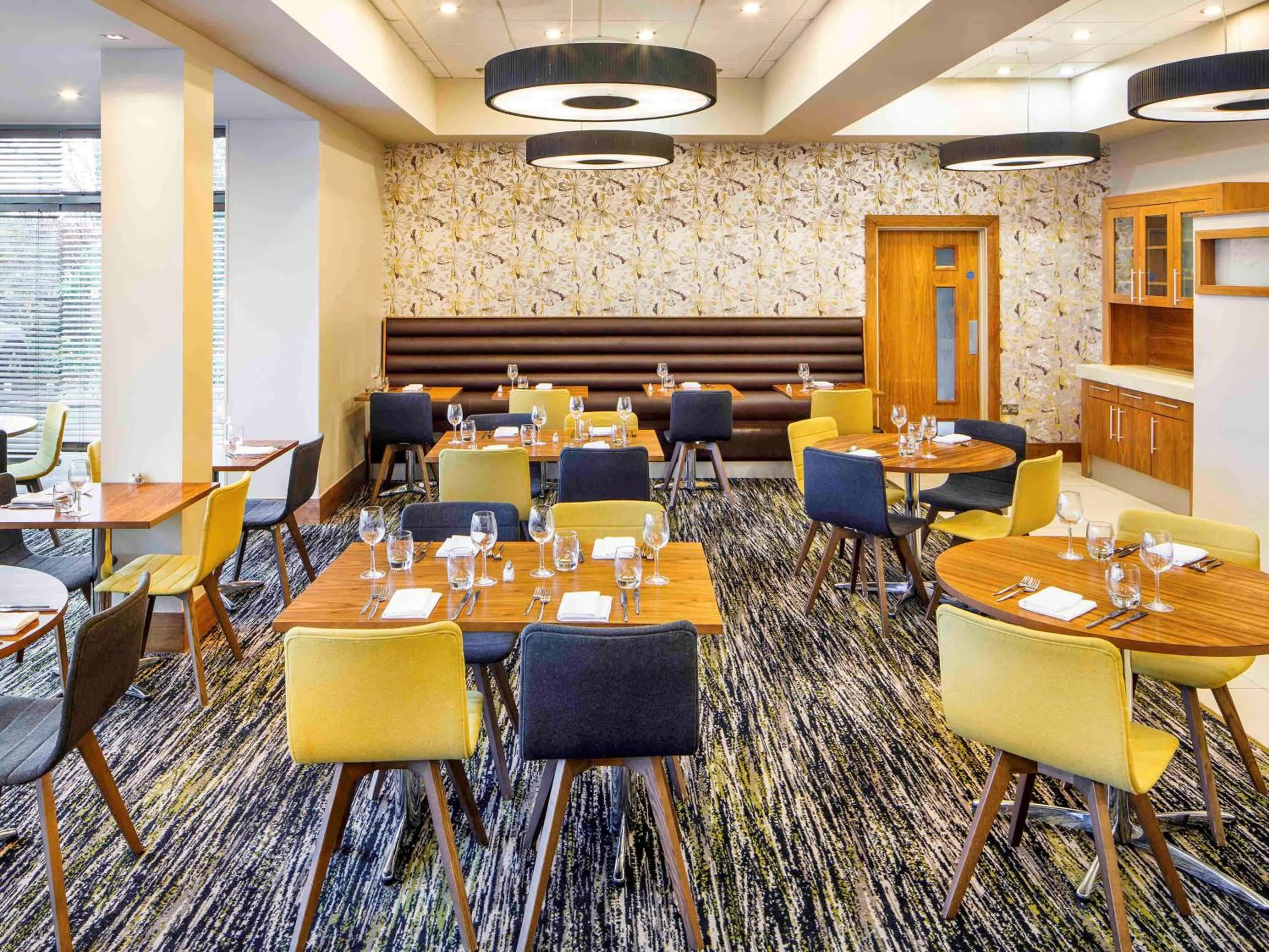 Restaurant/places to eat in Mercure Sheffield Parkway