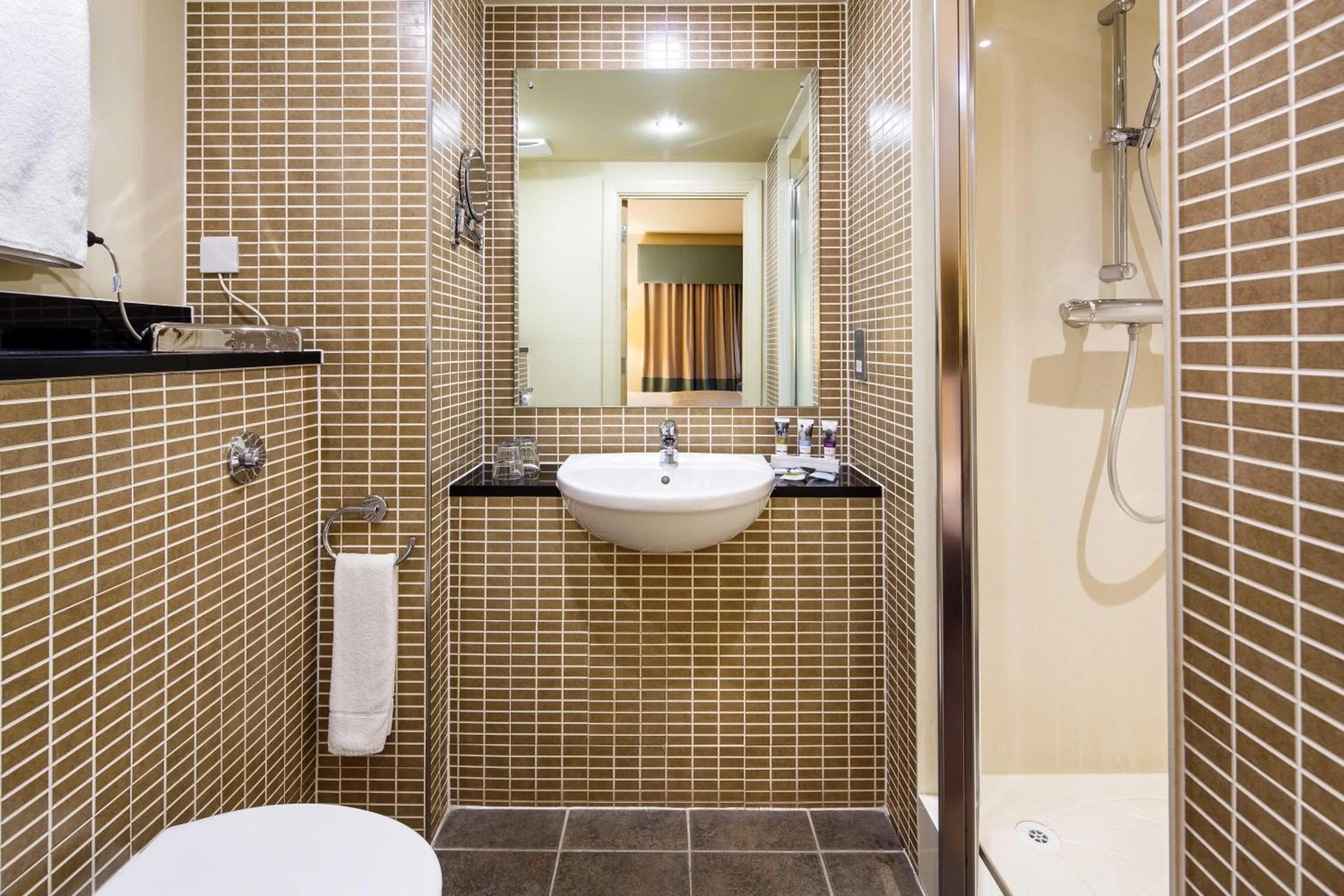 Bathroom in Mercure Sheffield Parkway