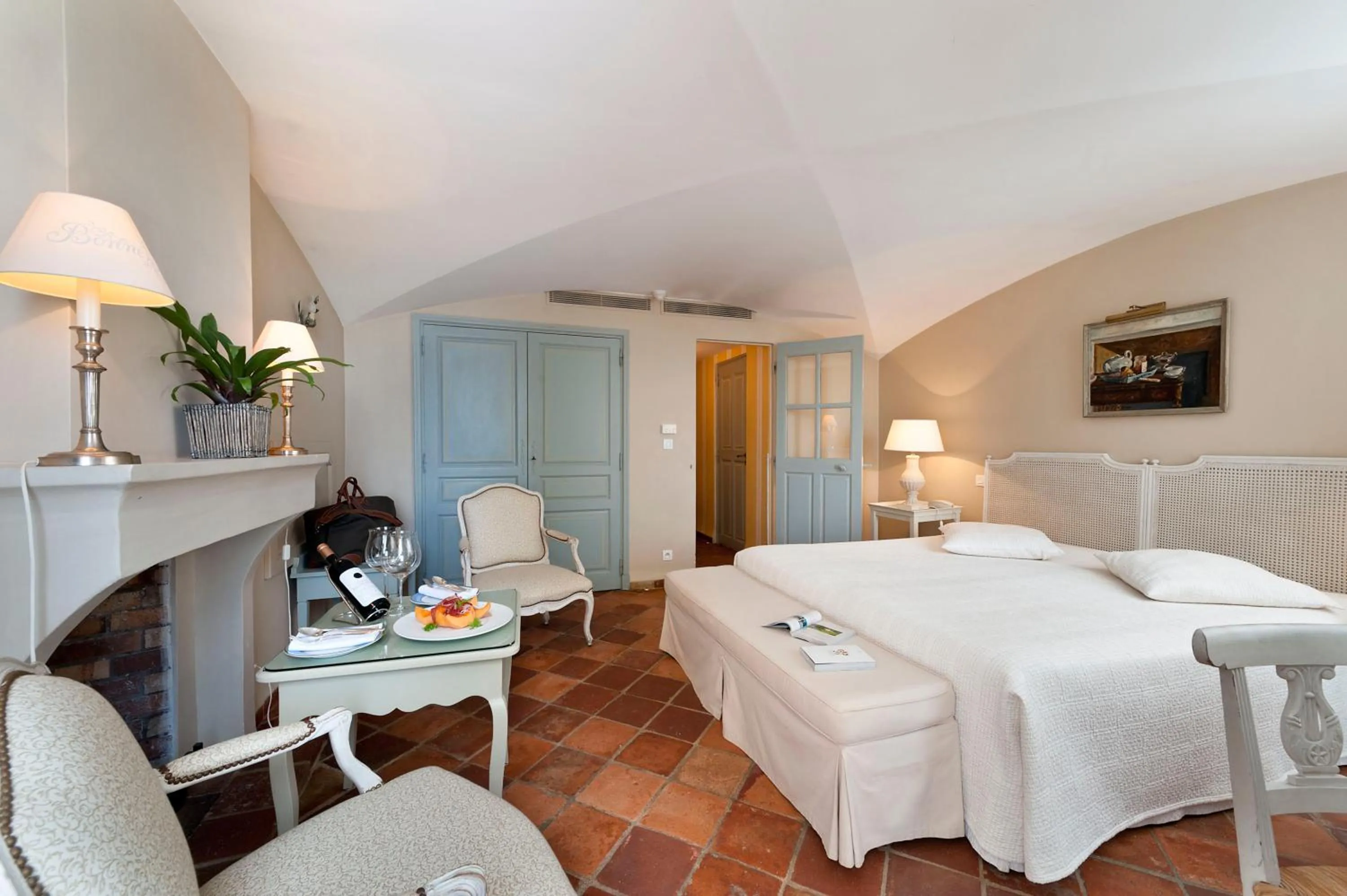 Bed in Bastide Saint Antoine - Relais & Châteaux