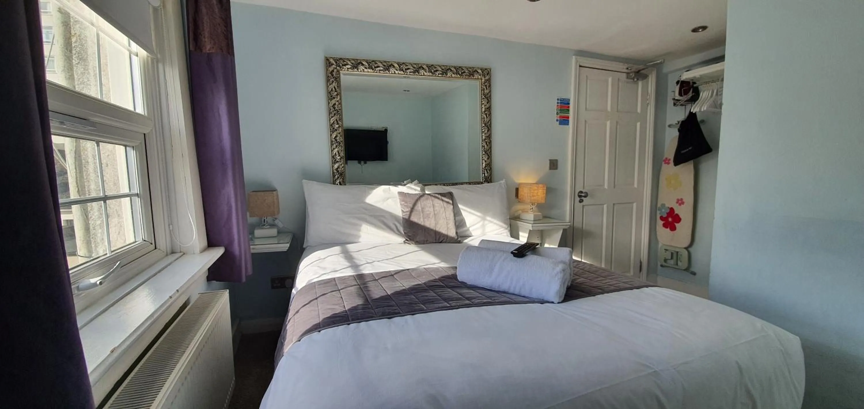 Bedroom, Bed in INNit Joy