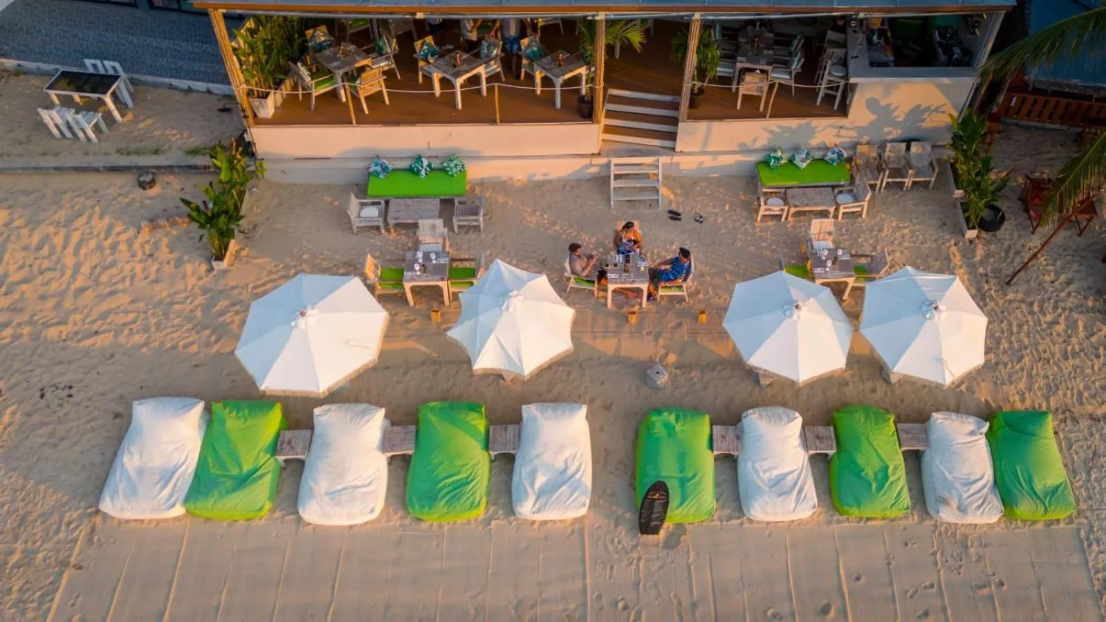 Restaurant/places to eat in Code Samui Hotel