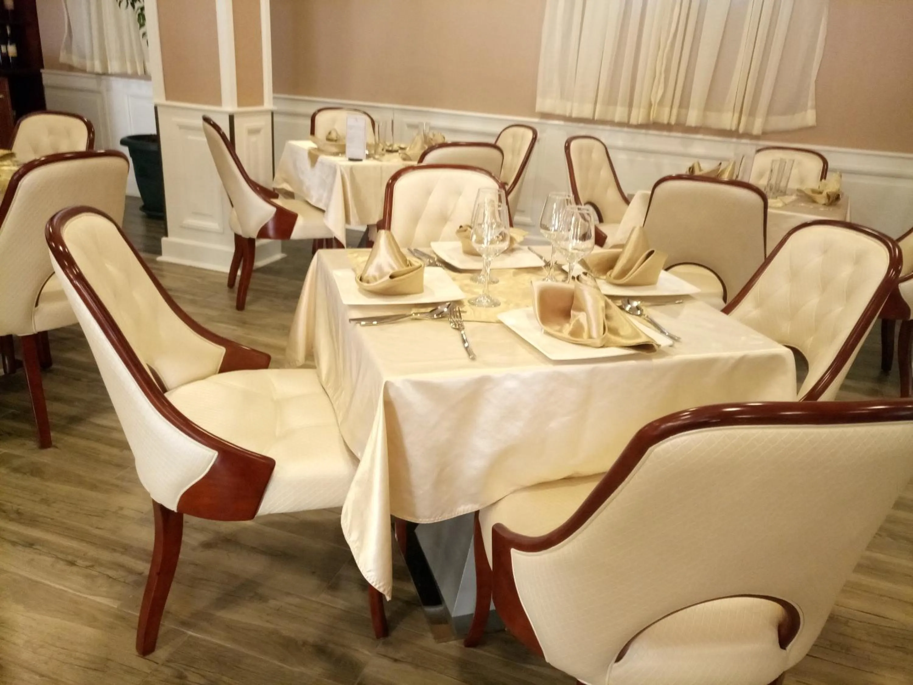 Restaurant/places to eat in Sherar Addis Hotel
