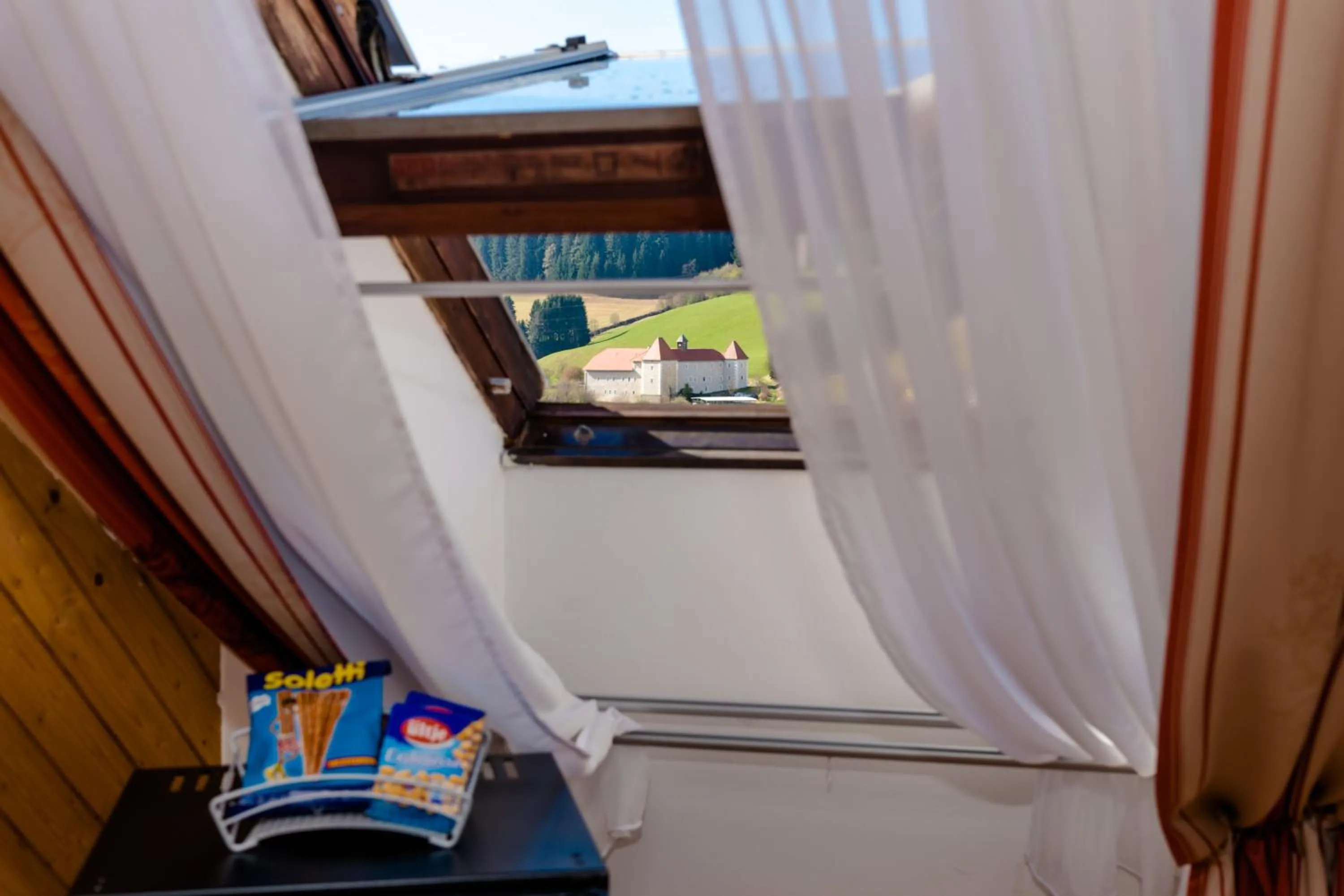 Photo of the whole room in Stadthotel Schwerterbräu