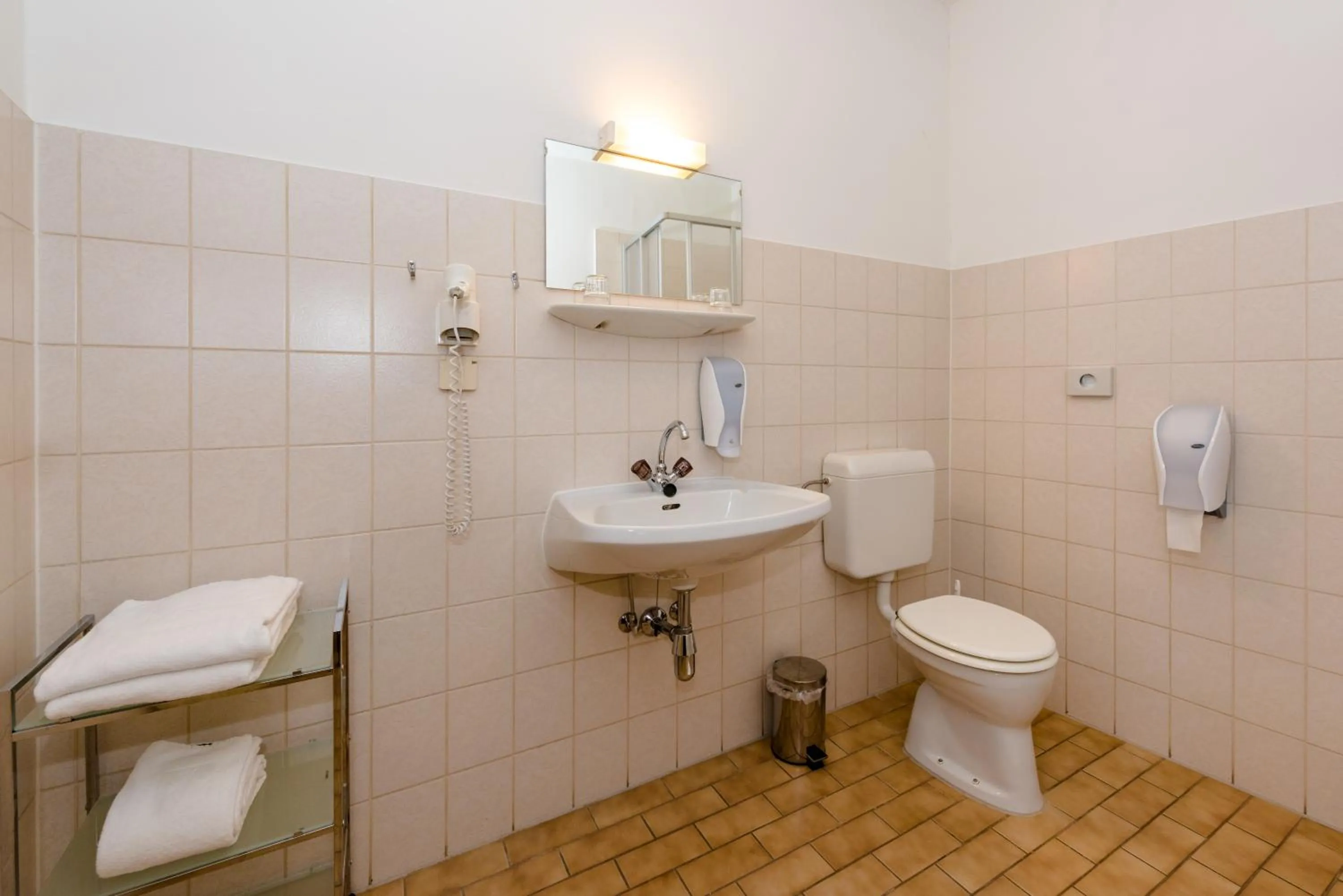 Bathroom in Stadthotel Schwerterbräu