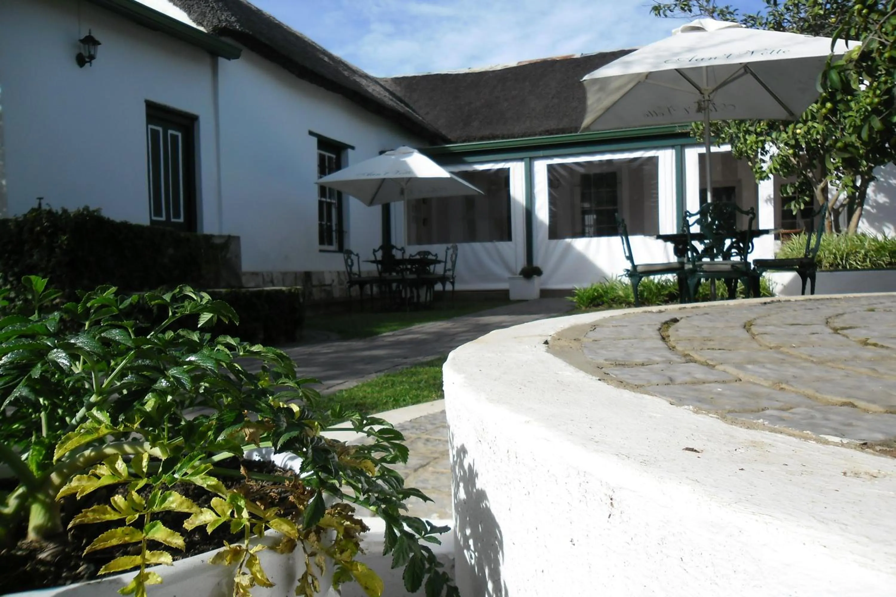 Garden in De Doornkraal Vinotel