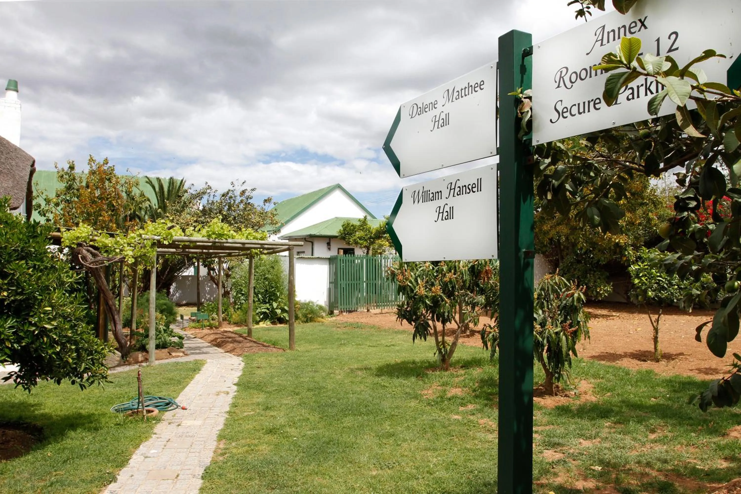 Property building in De Doornkraal Vinotel