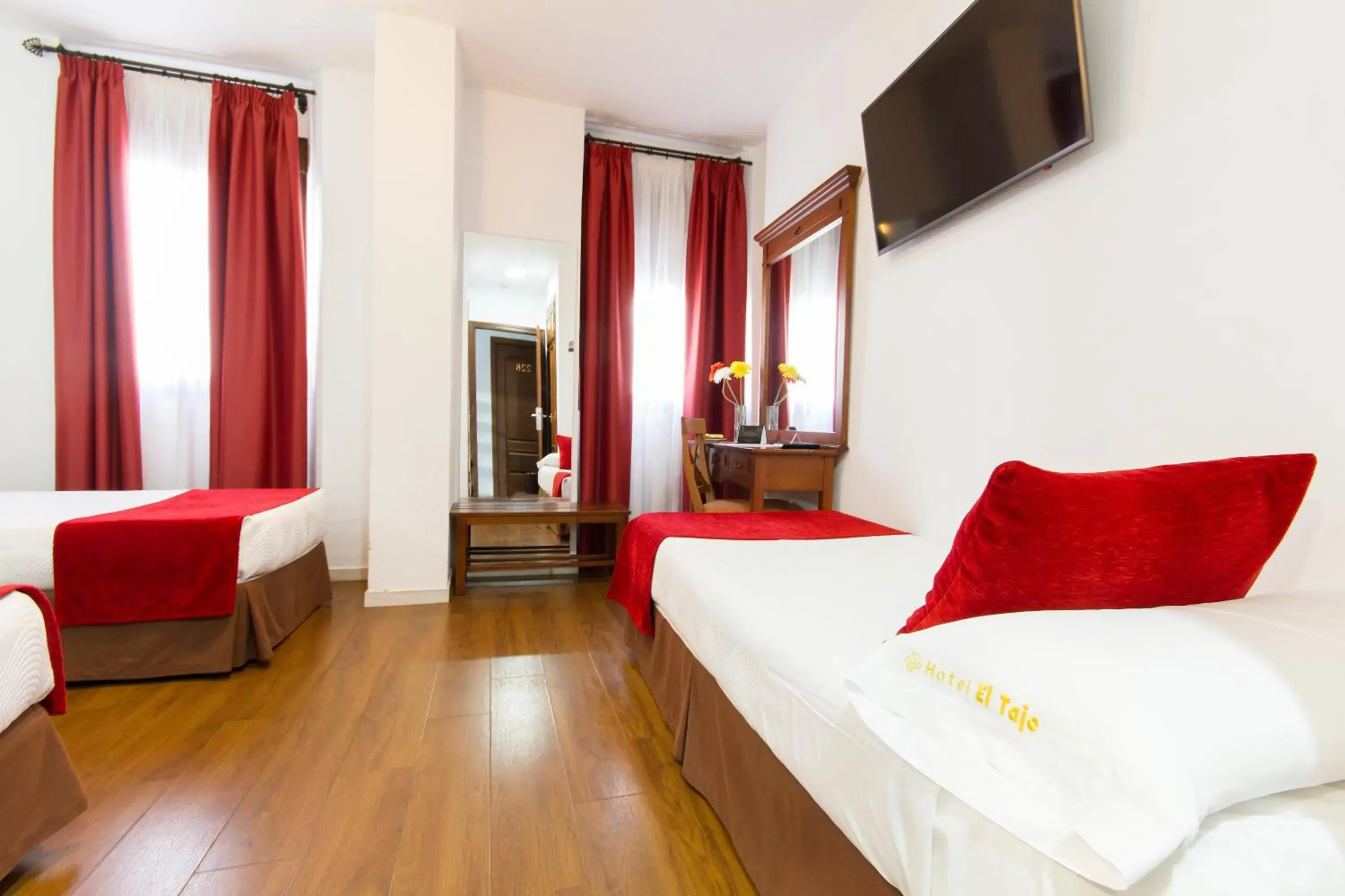 Double Room with Extra Bed (3 Adults) in Hotel El Tajo & SPA Double Room with Extra Bed (3 Adults) in Hotel El Tajo & SPA