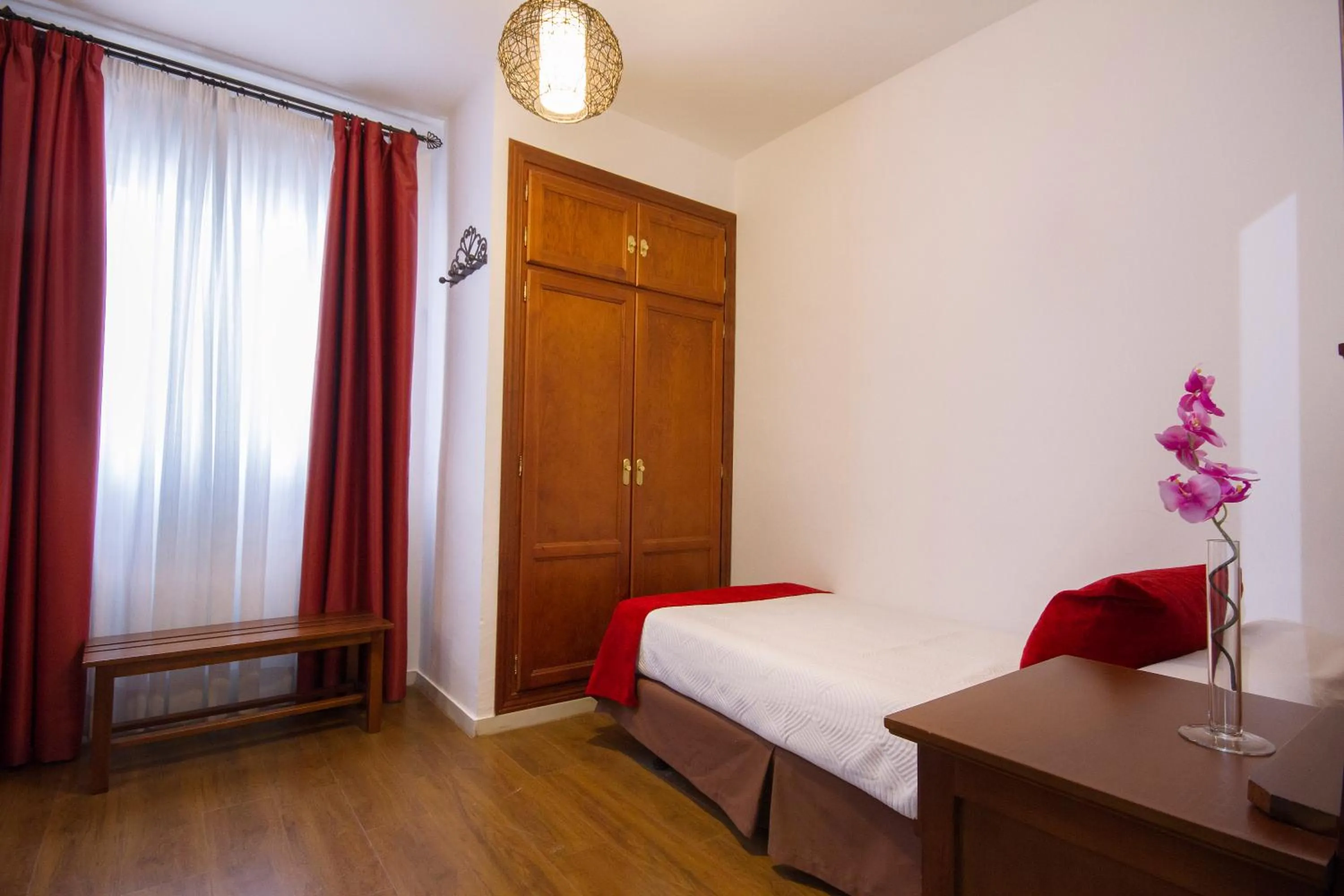 Photo of the whole room, Bed in Hotel El Tajo & SPA