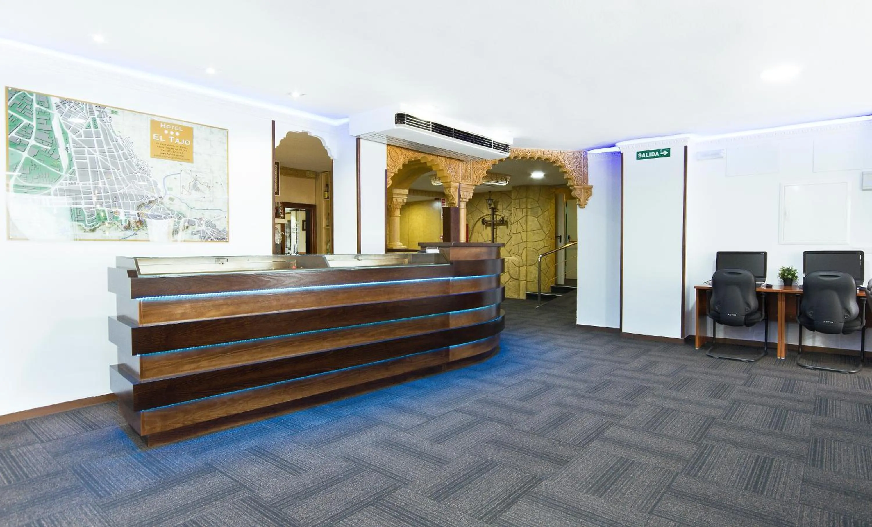 On-site shops in Hotel El Tajo & SPA