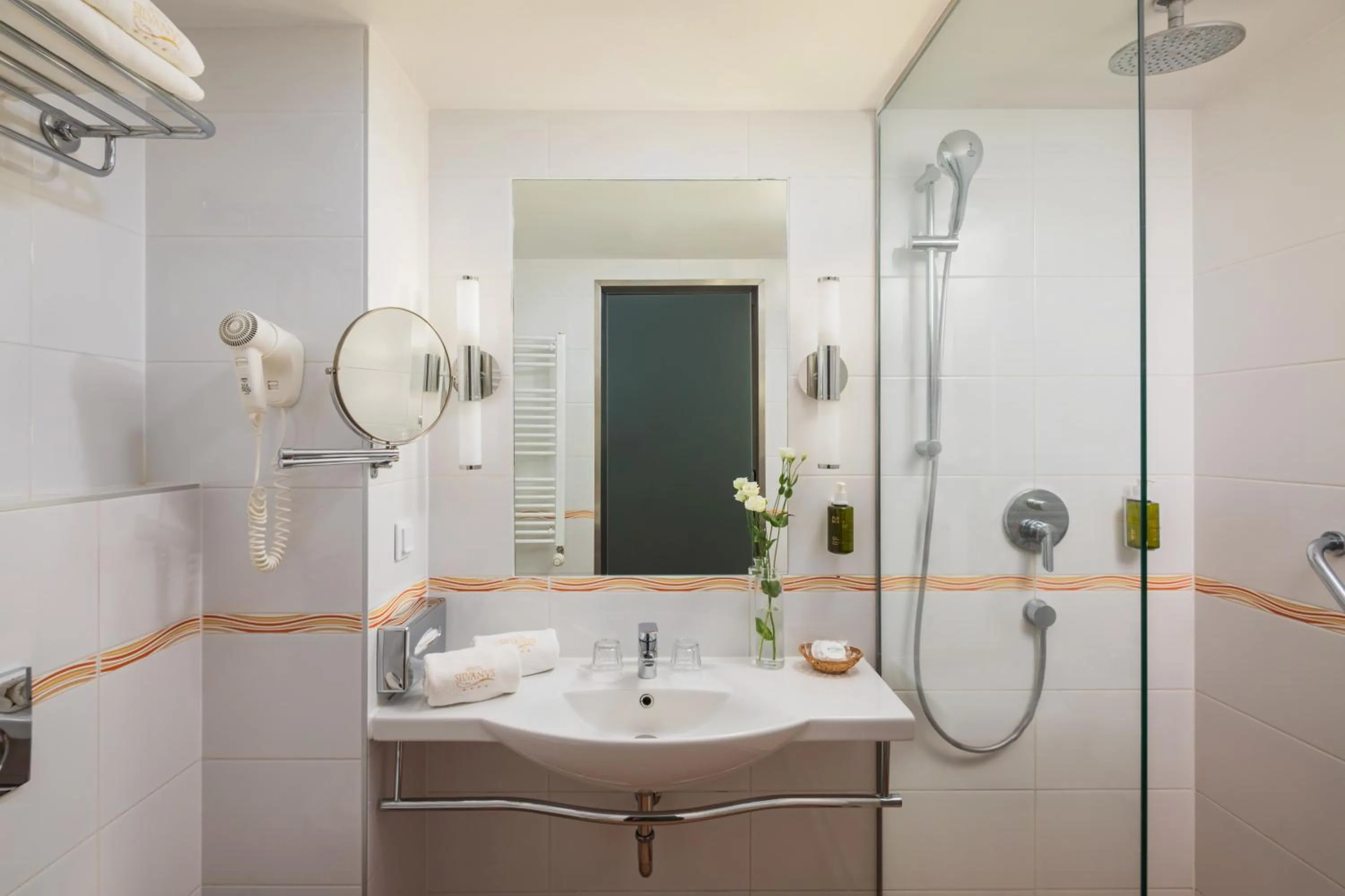 Shower in Silvanus Hotel