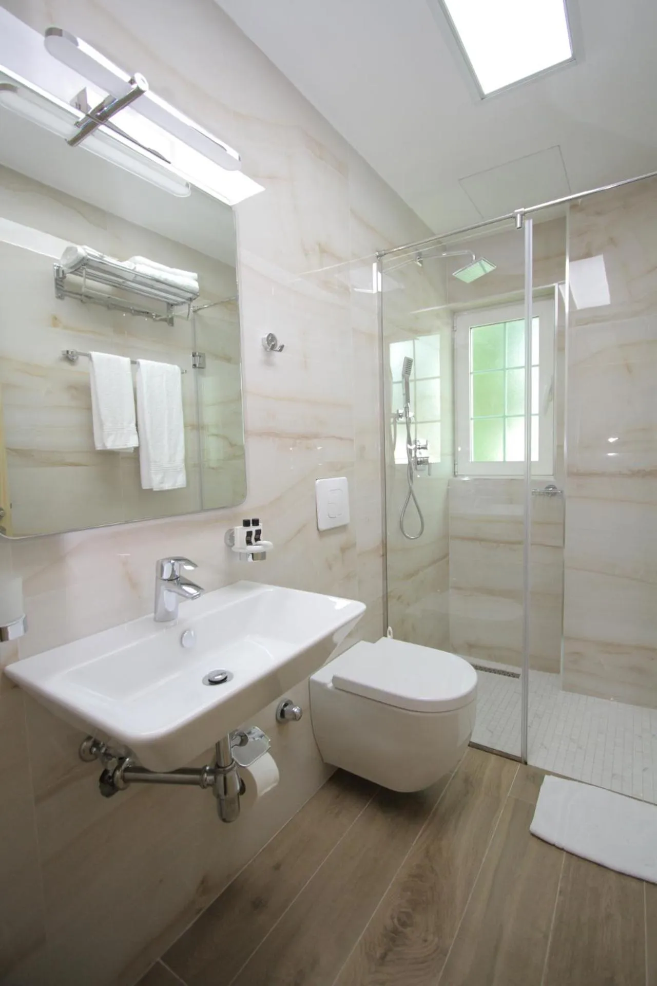 Bathroom in Capital Tirana Hotel Bruçi