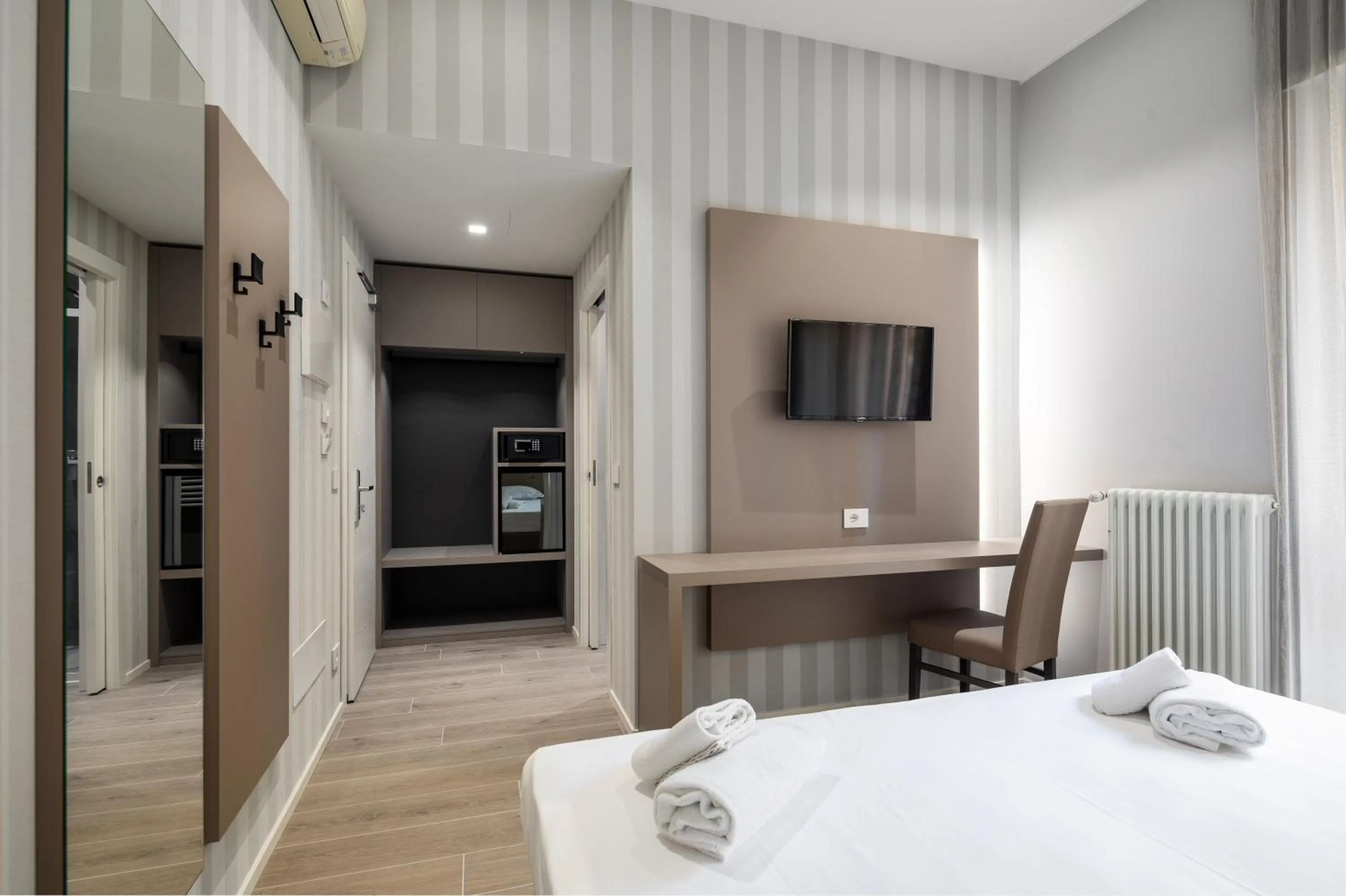 Bedroom, Bed in Hotel Excelsior Pavia