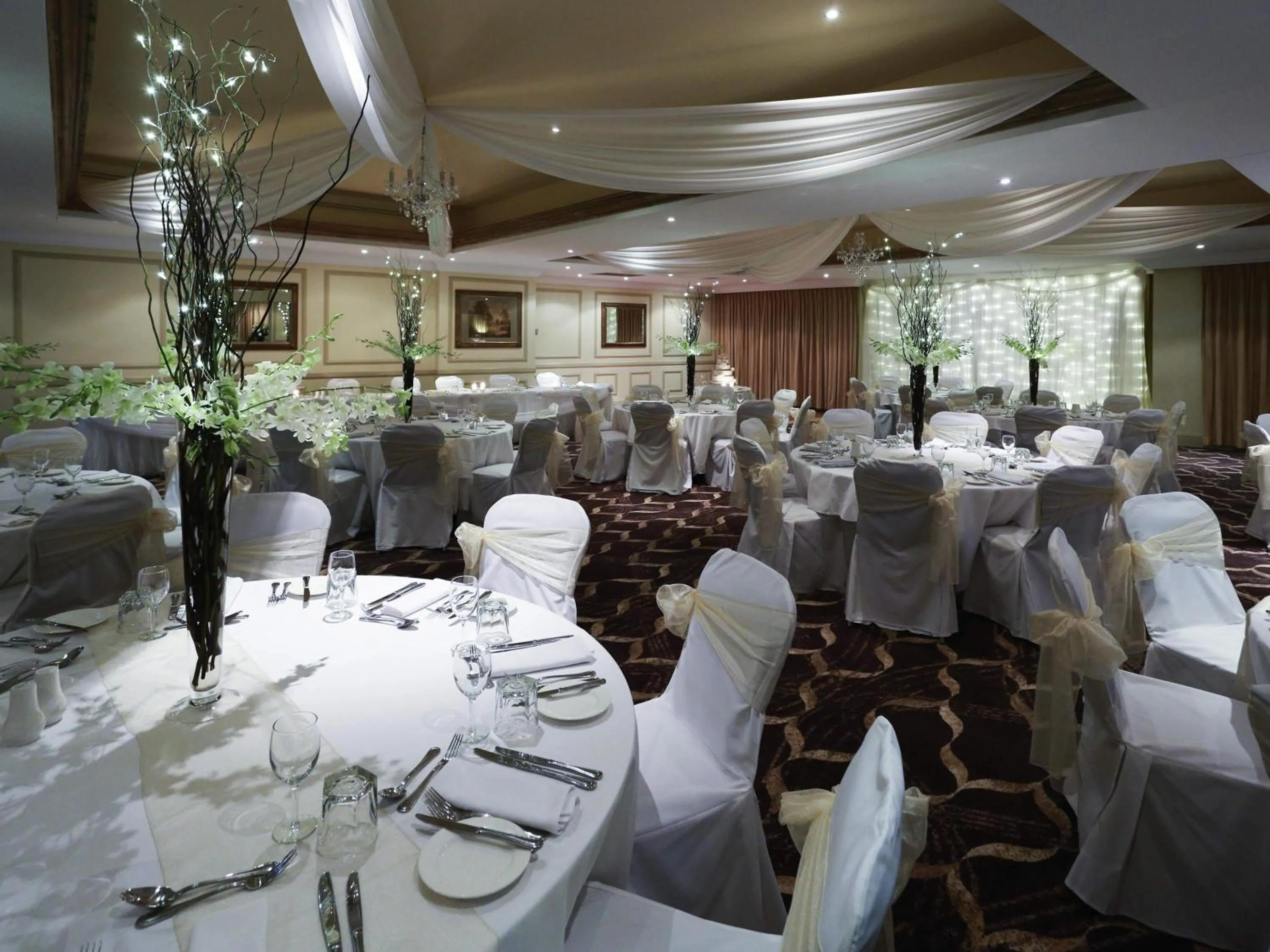 wedding in Peppers The Hills Lodge