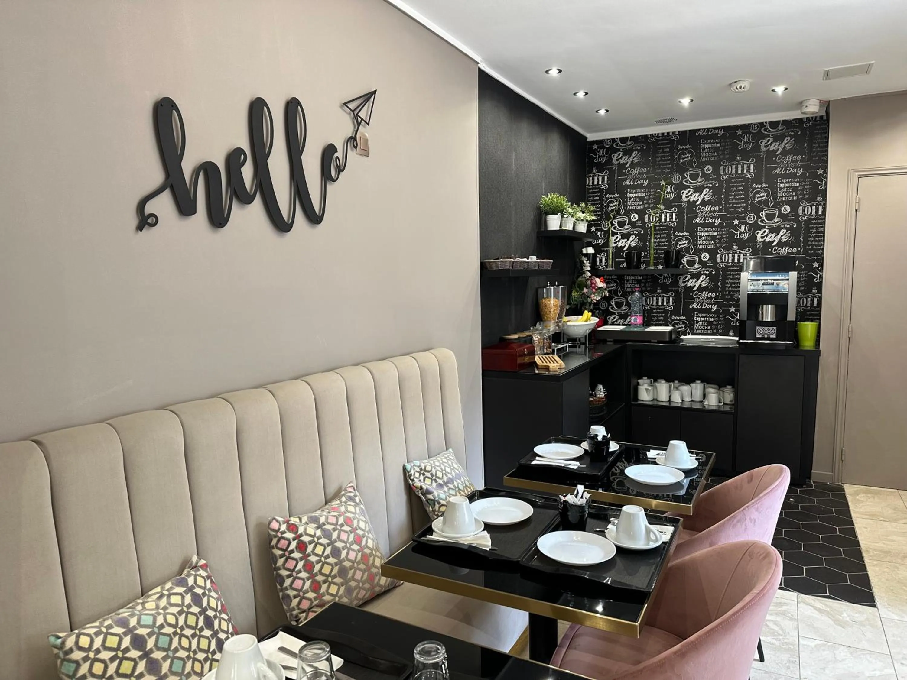 Coffee/tea facilities in Hotel Agenor