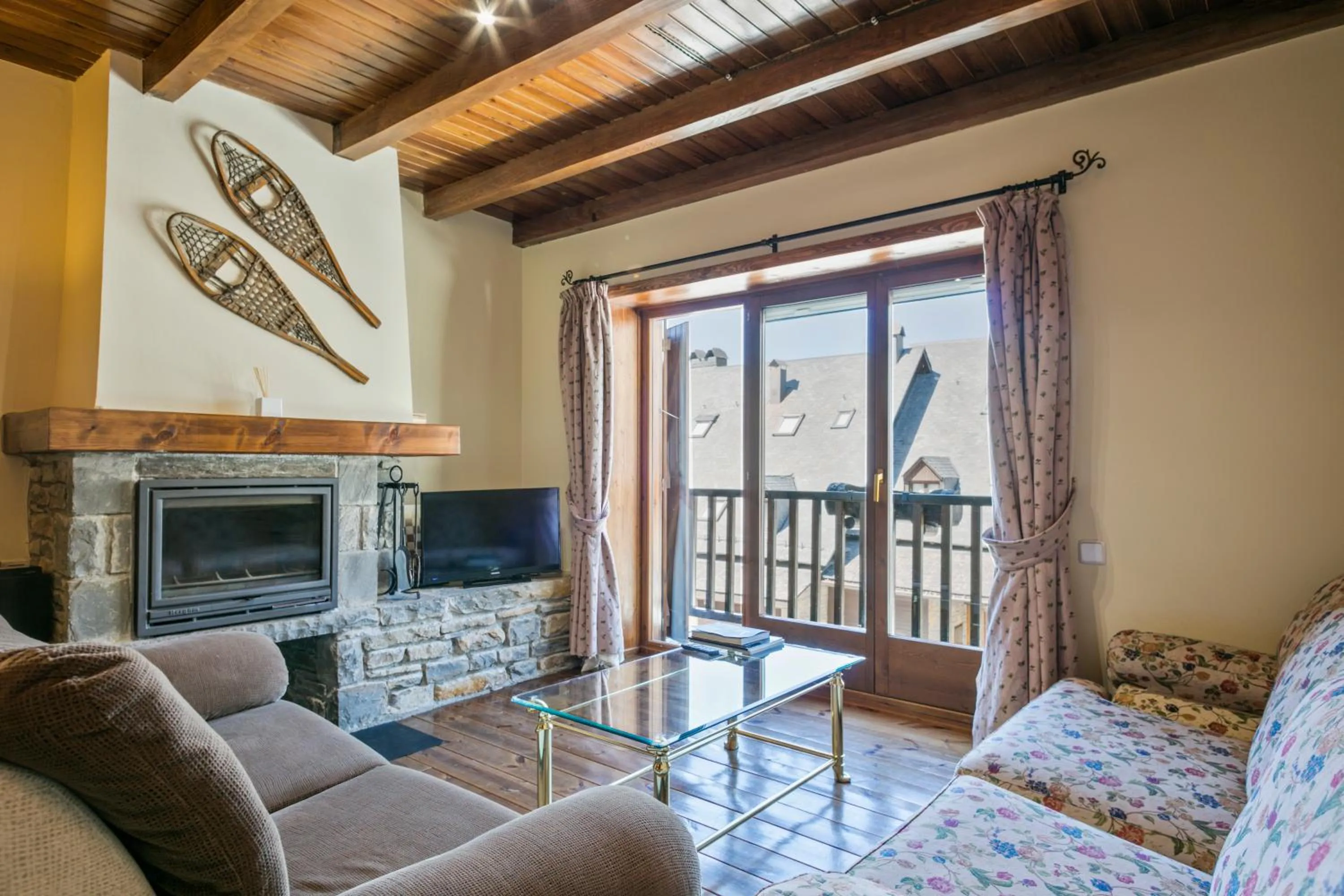 TV and multimedia in Baqueira Apartamentos Cota 1700 a pie de pistas