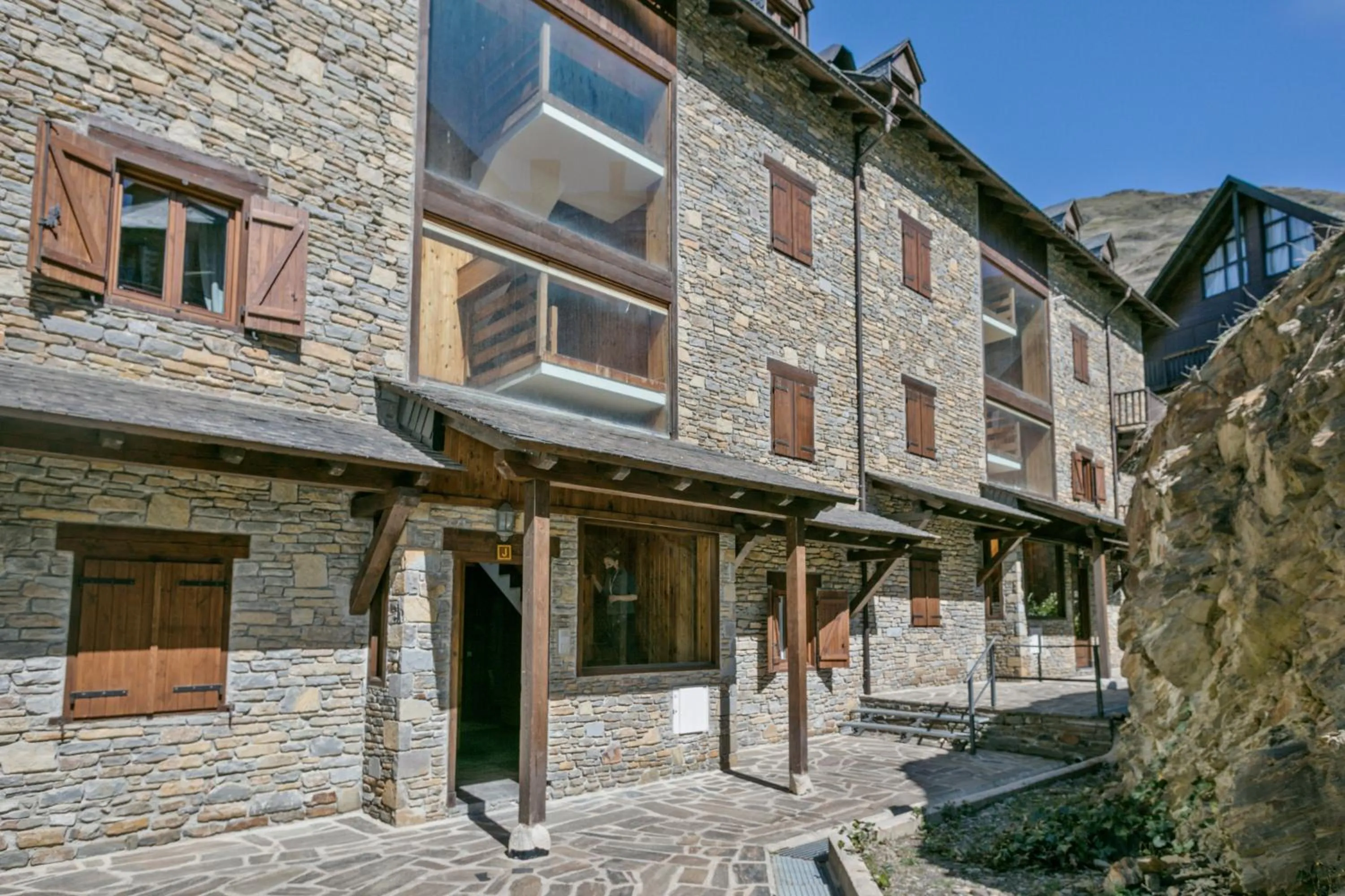 Property building in Baqueira Apartamentos Cota 1700 a pie de pistas