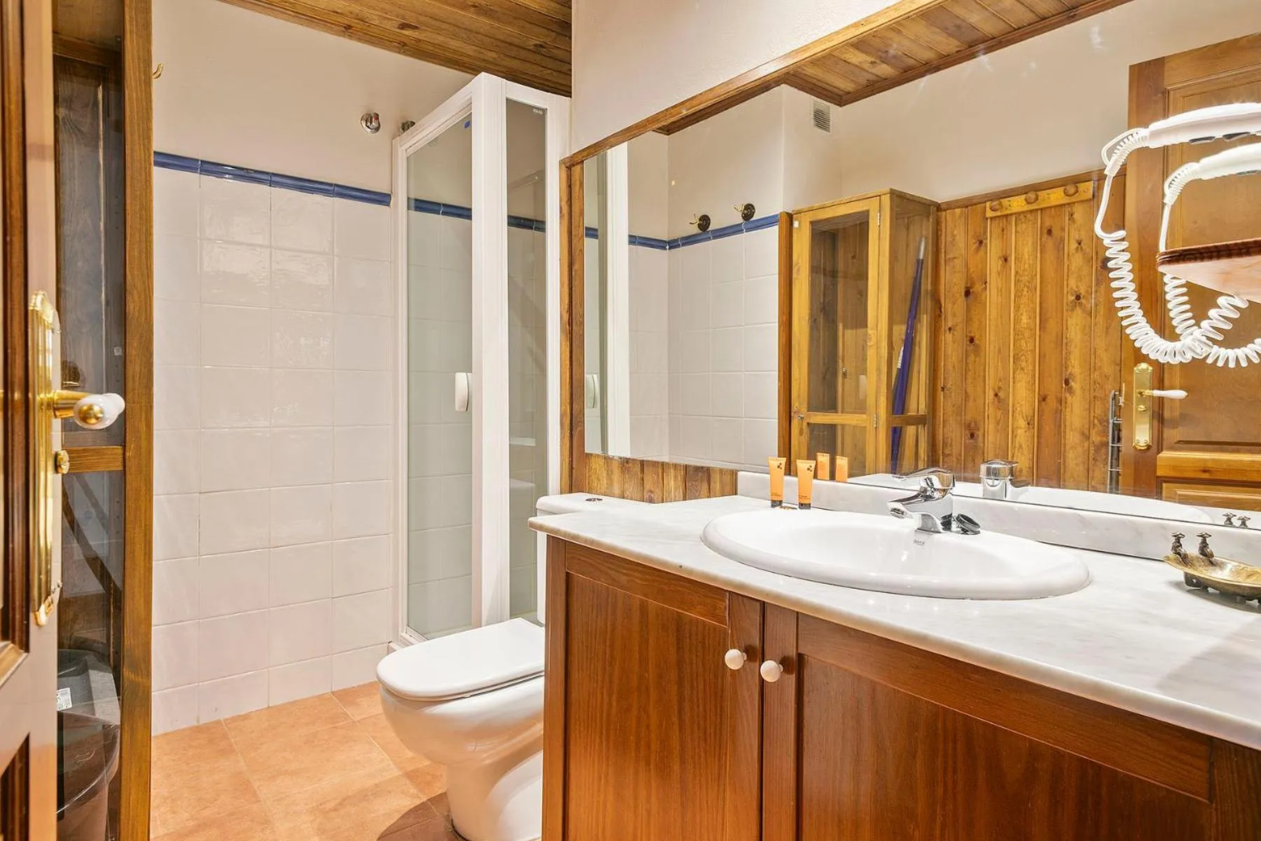 Shower in Baqueira Apartamentos Cota 1700 a pie de pistas
