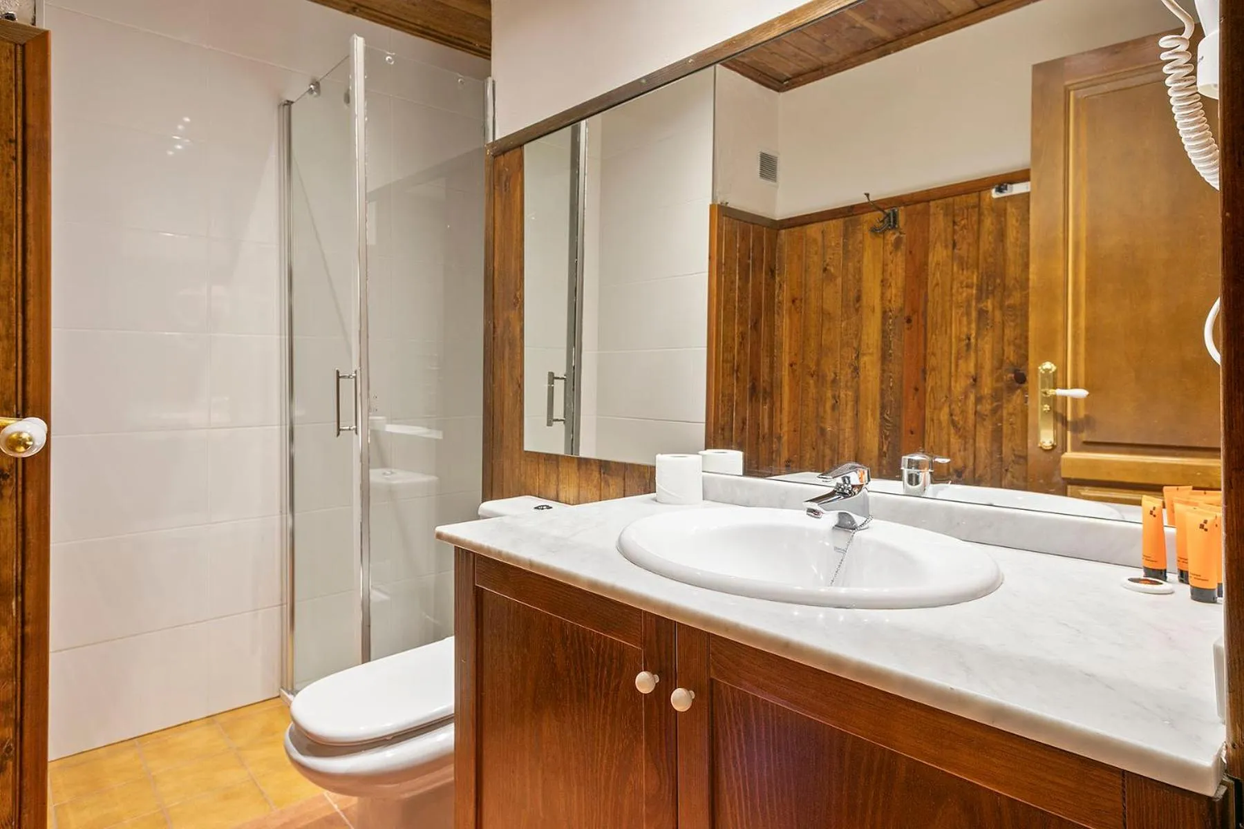 Shower in Baqueira Apartamentos Cota 1700 a pie de pistas